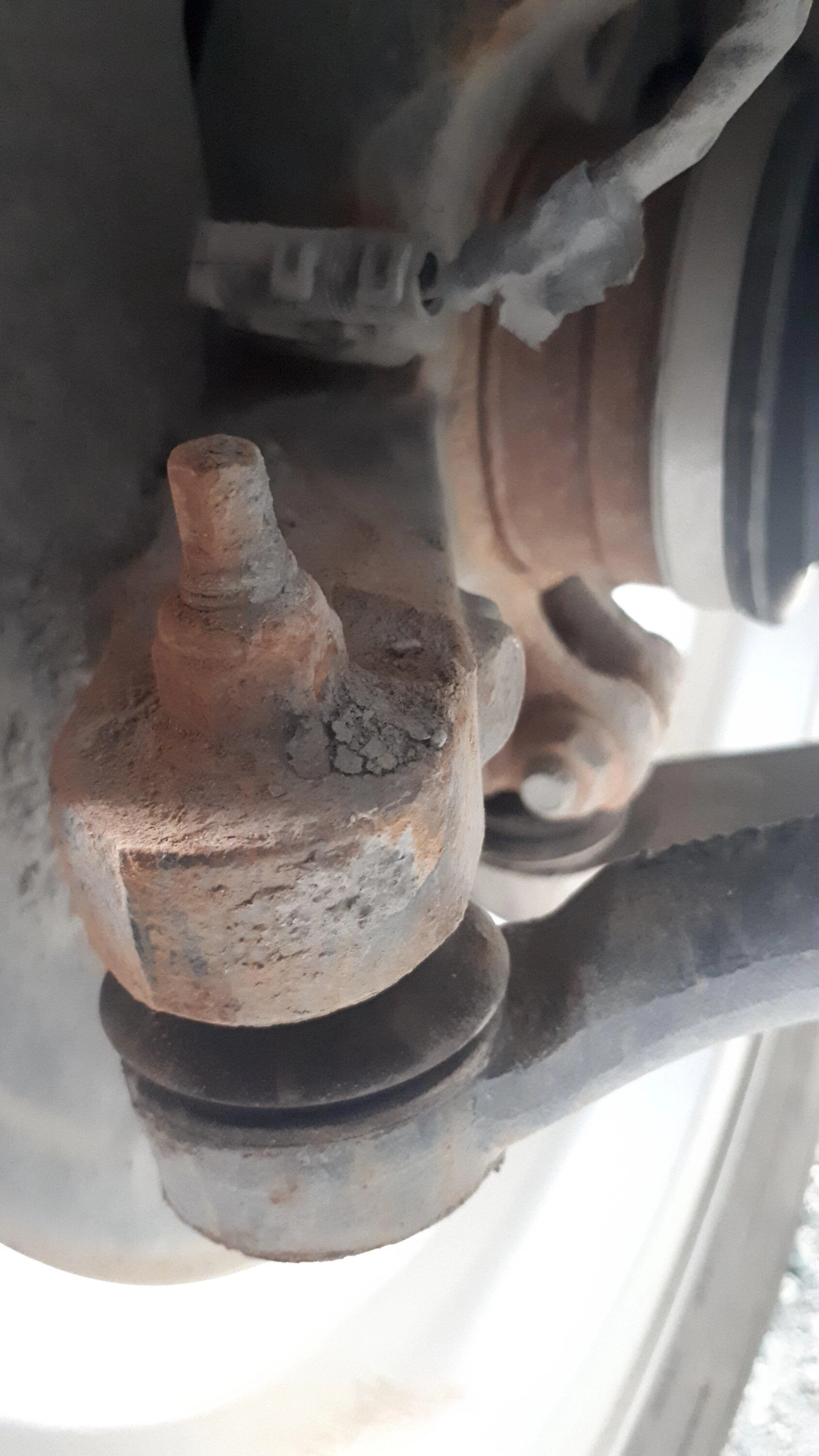 Ford Maverick Cutting corners 20220815_071839