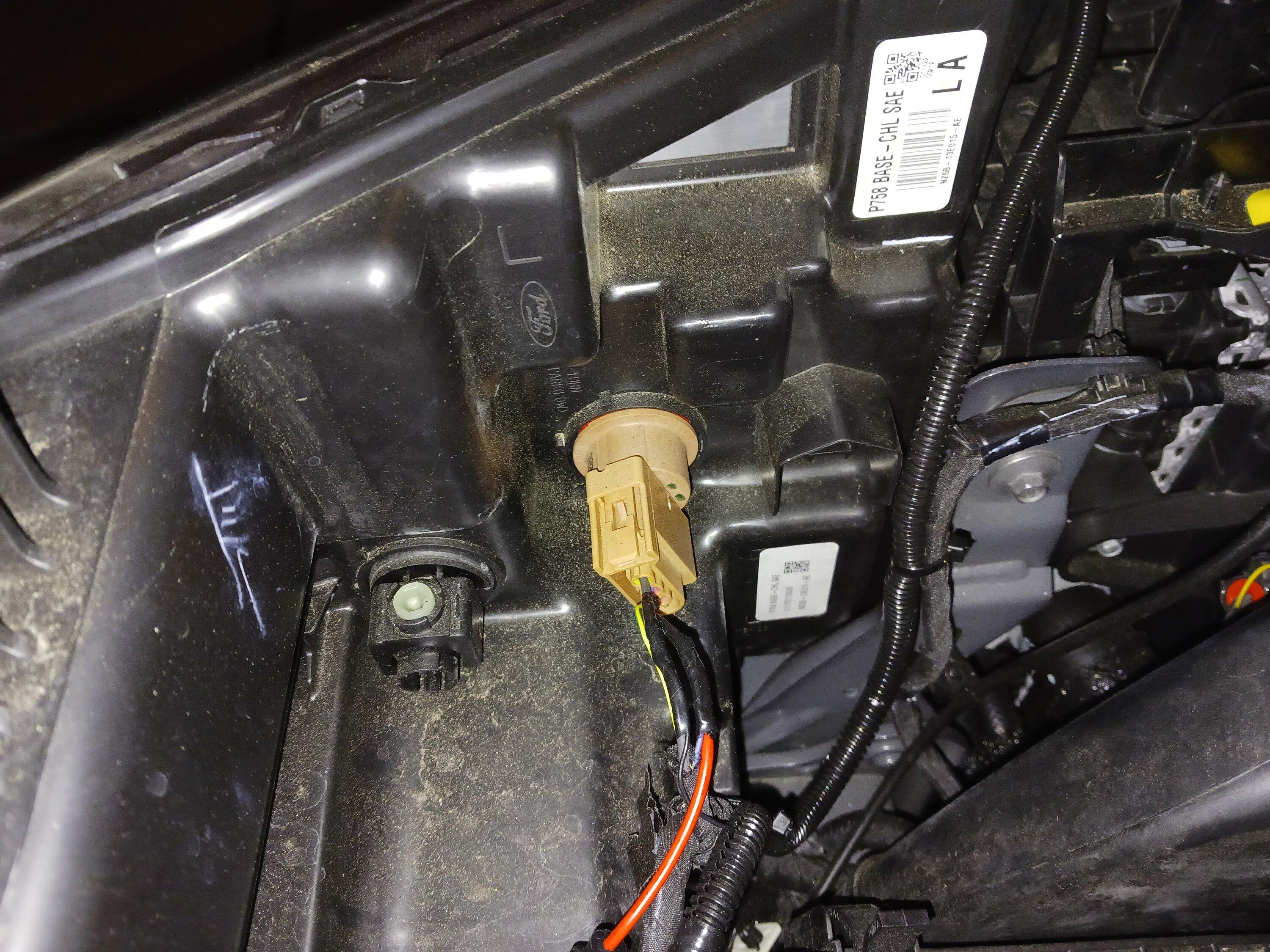 Ford Maverick Added drl to front end, power to bed, touch lumen lights 20220816_232743