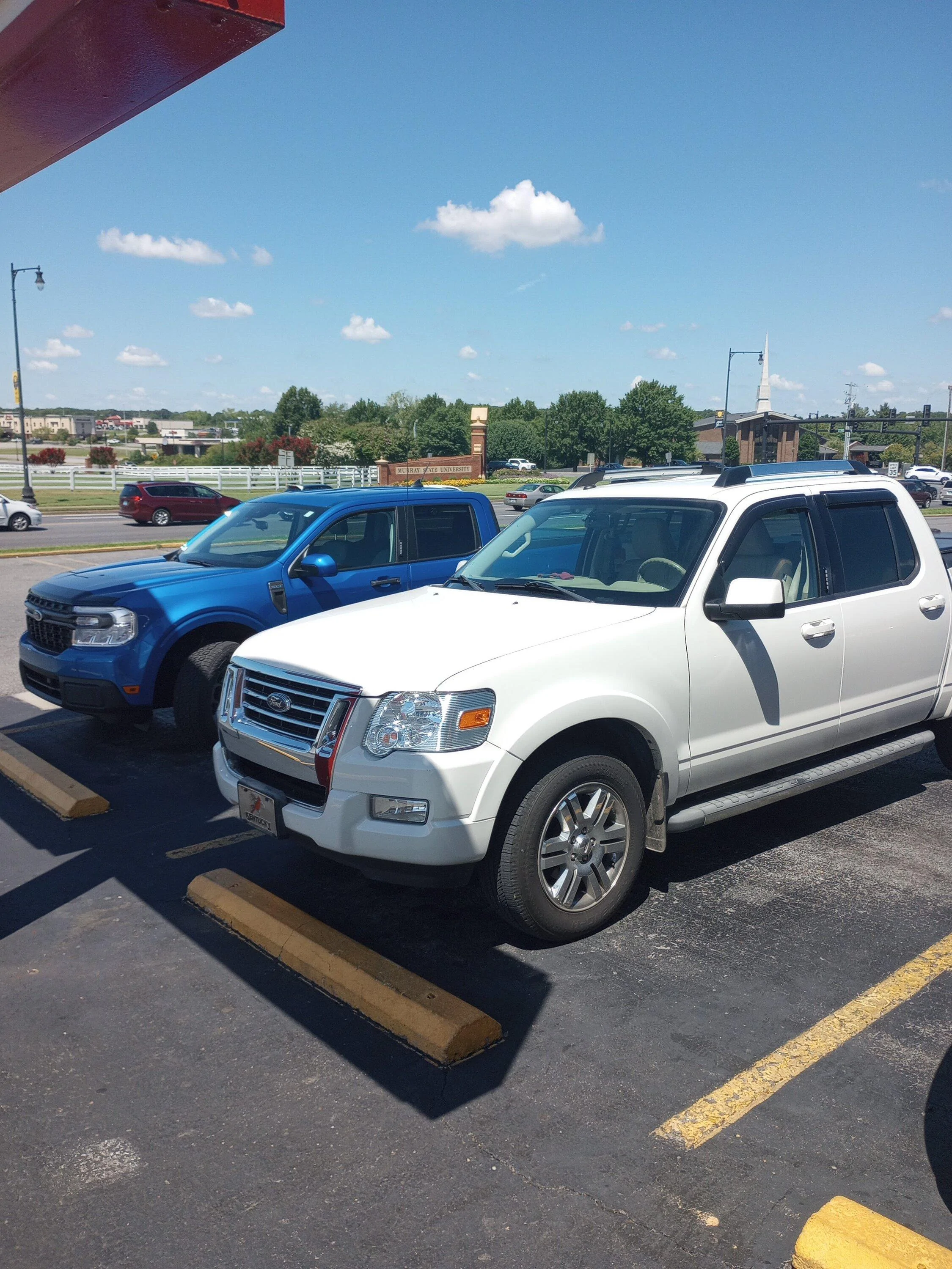 Ford Maverick Sport Trac & Maverick side by side 🤔 IMG_20220817_120703852