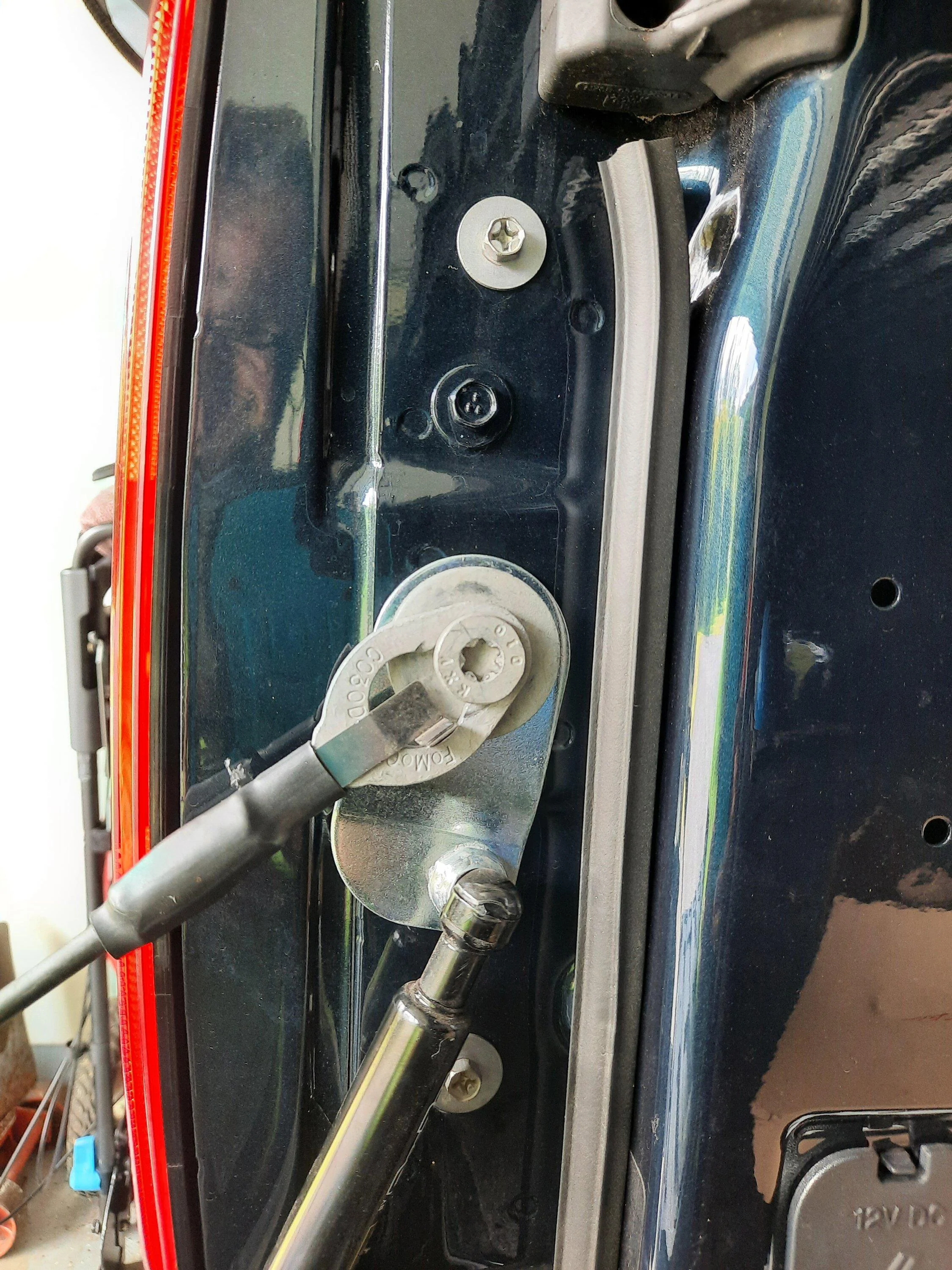 Ford Maverick Tailgate soft close fix 20220820_133115