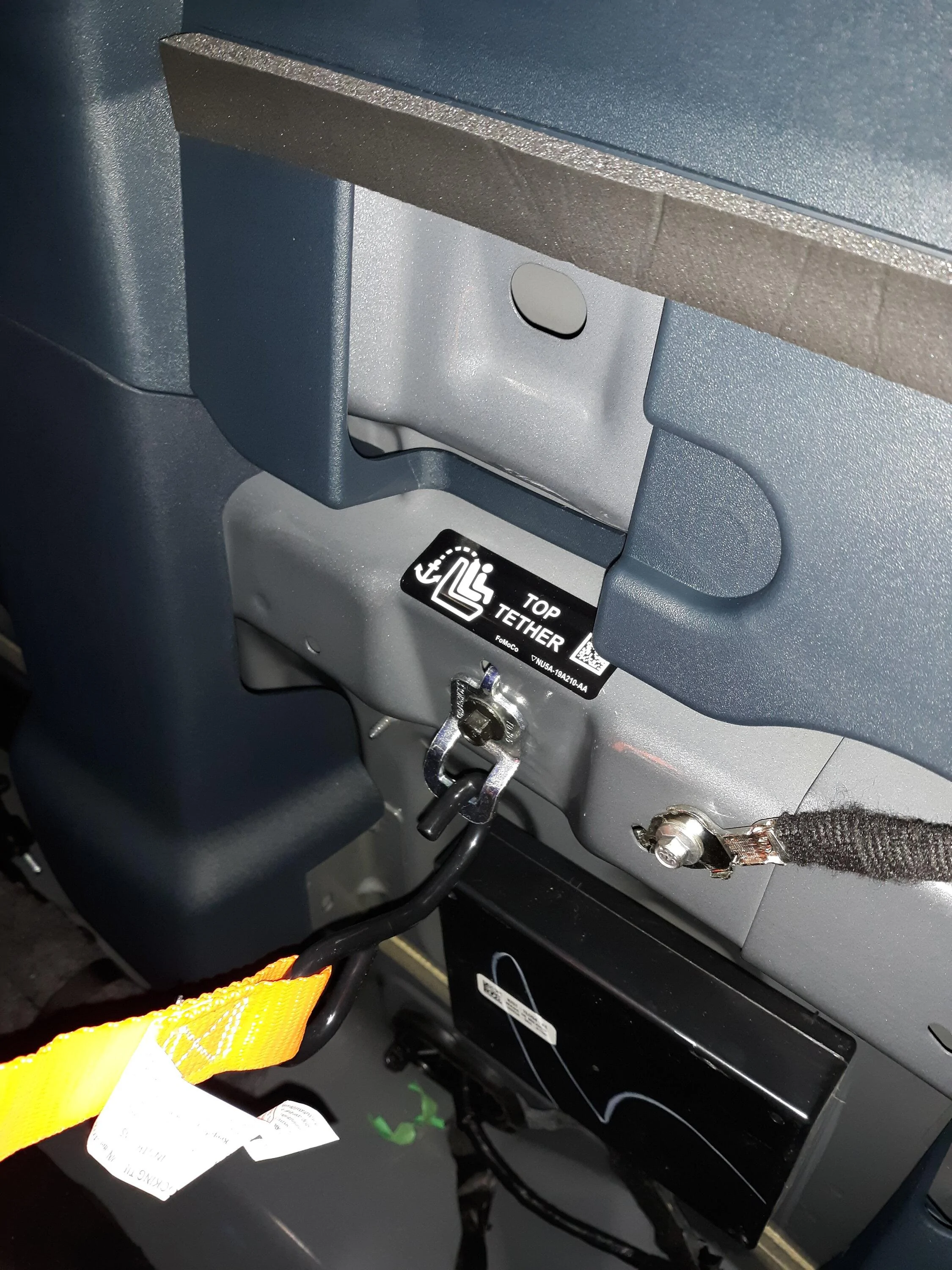 Ford Maverick Back seat cargo restraint 20220821_185522