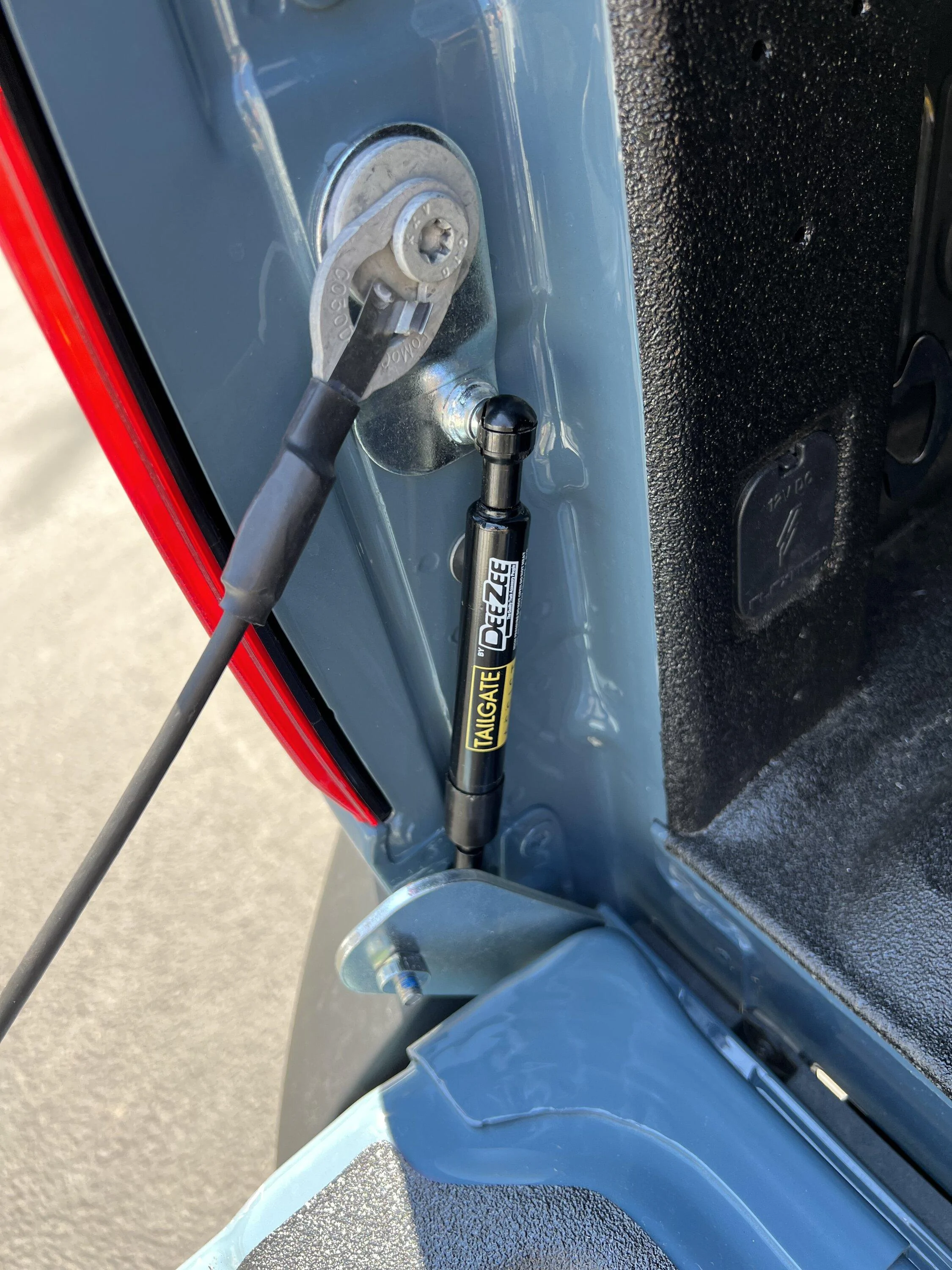 Ford Maverick Tailgate soft close fix IMG_1064