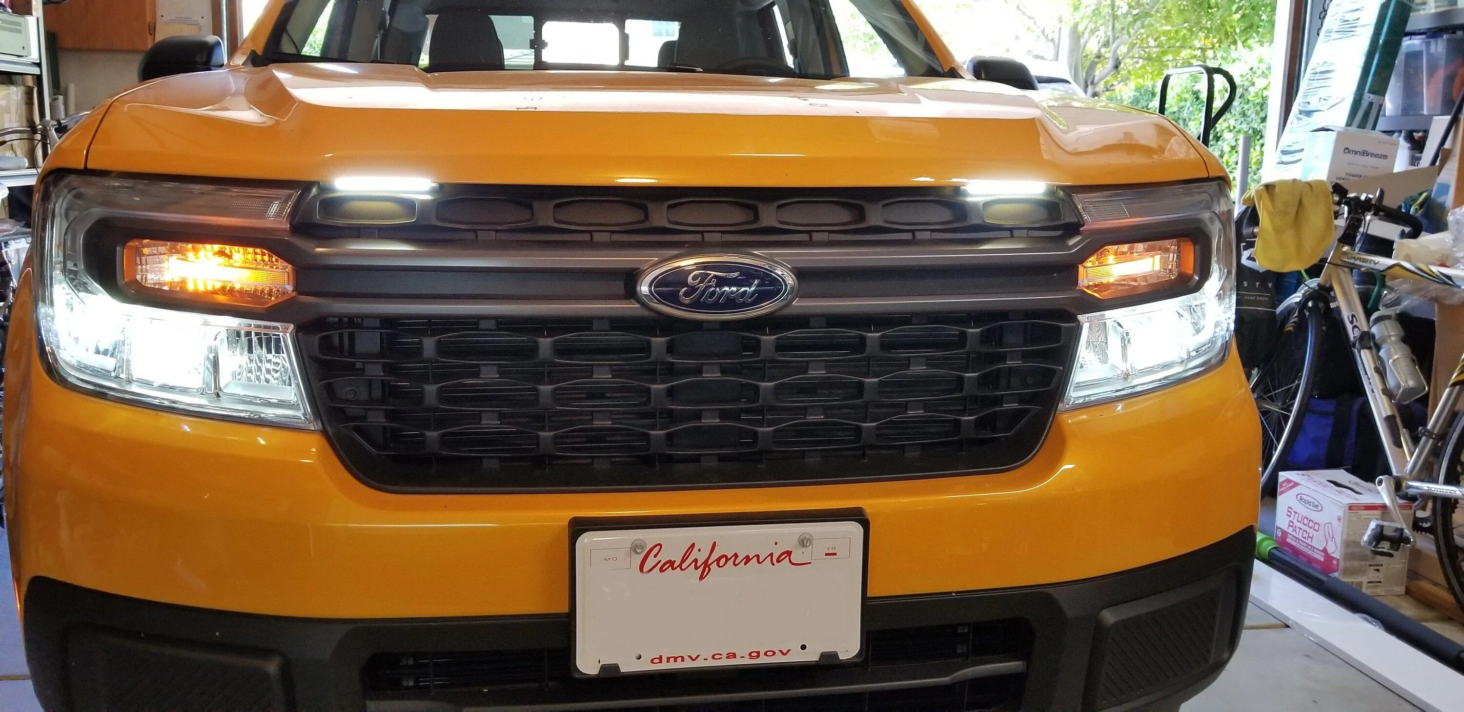 Ford Maverick Added Small DRL / Turn Signals to XLT DRL