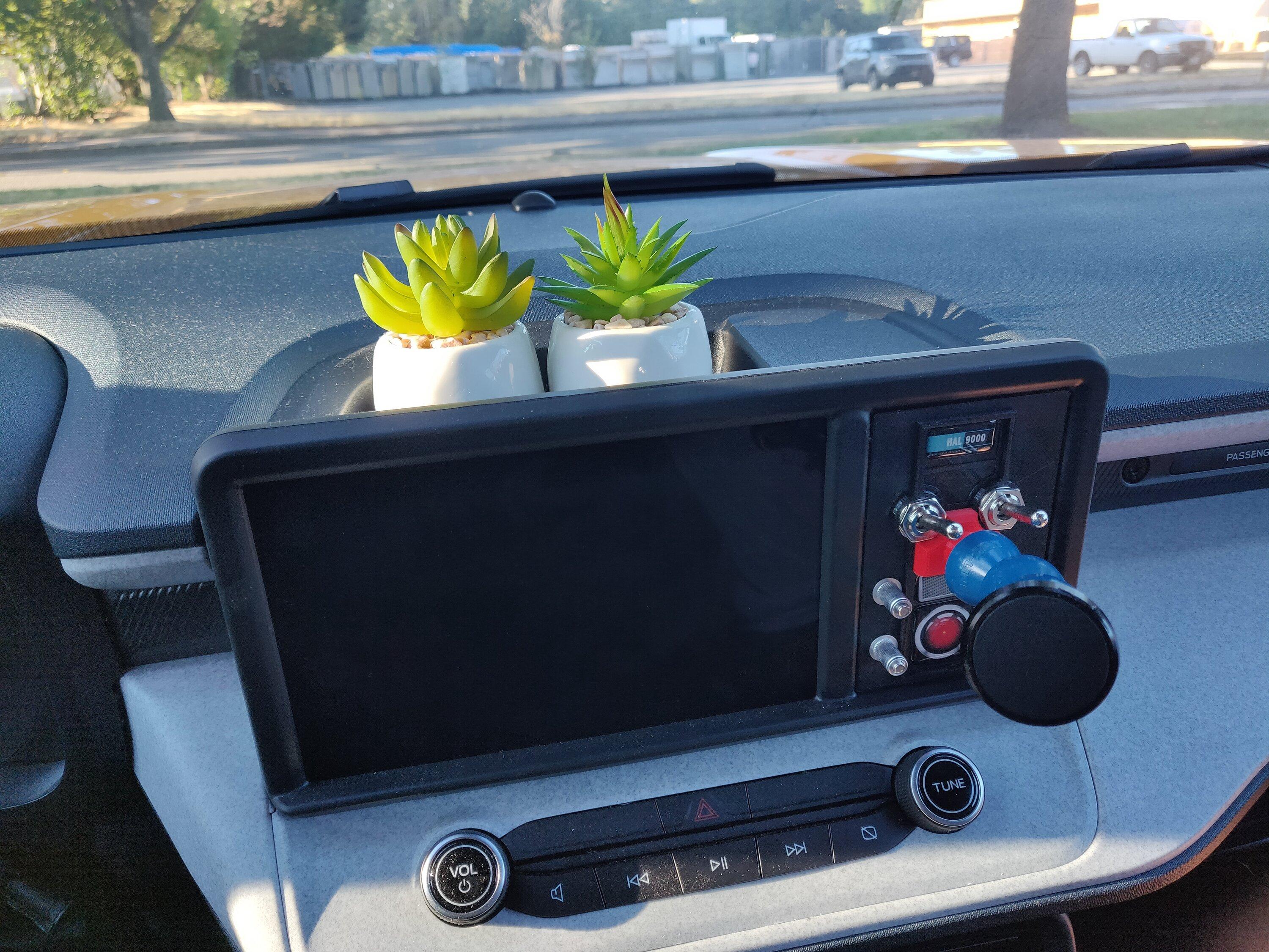 Ford Maverick Dash cubby hole -- what's in yours? 📸 IMG_20220829_080649