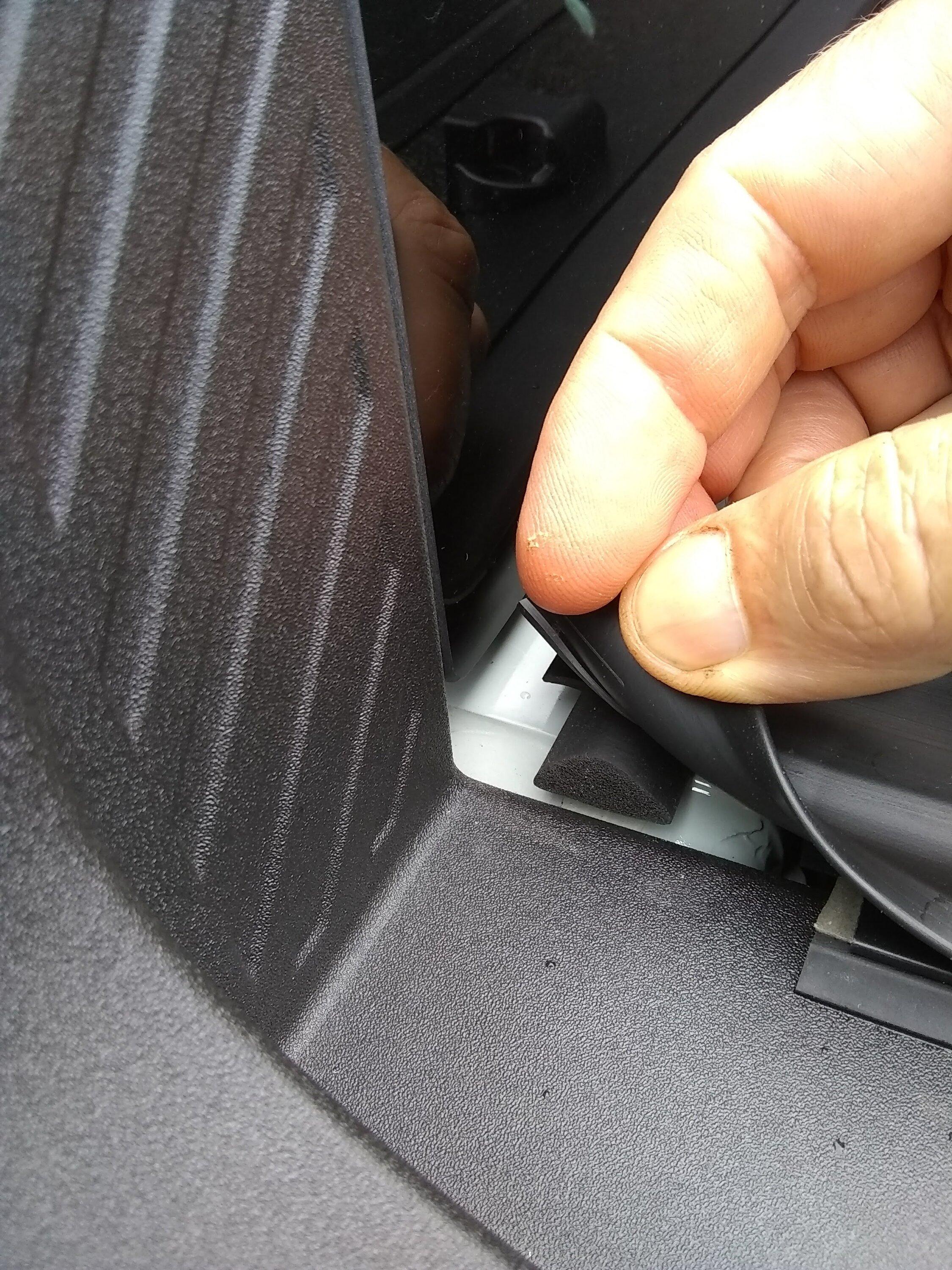 Ford Maverick Hard Folding Tonneau Cover bisonoutside3