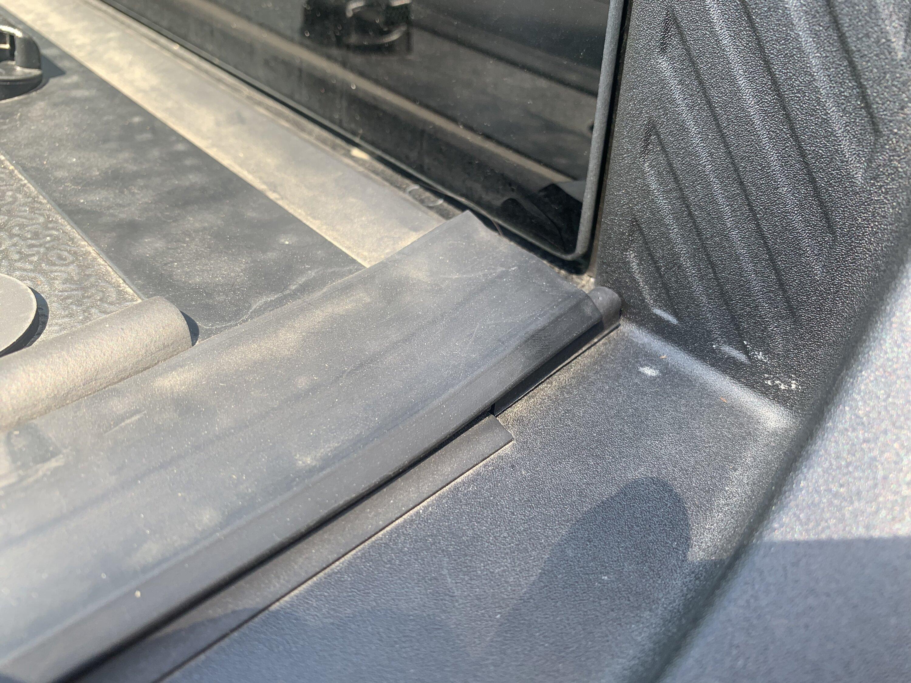 Ford Maverick Hard Folding Tonneau Cover 4B24C109-9F07-4DF0-94F6-DCD48DA50A5B