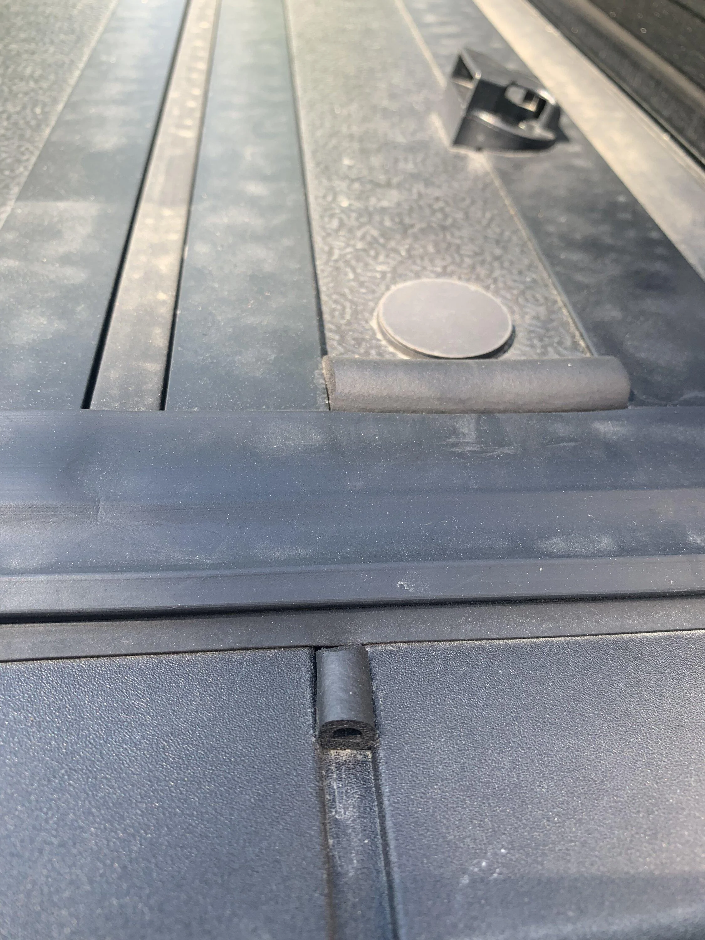 Ford Maverick Hard Folding Tonneau Cover E4D79577-3C59-4C7F-AF7F-CA870638AAF9