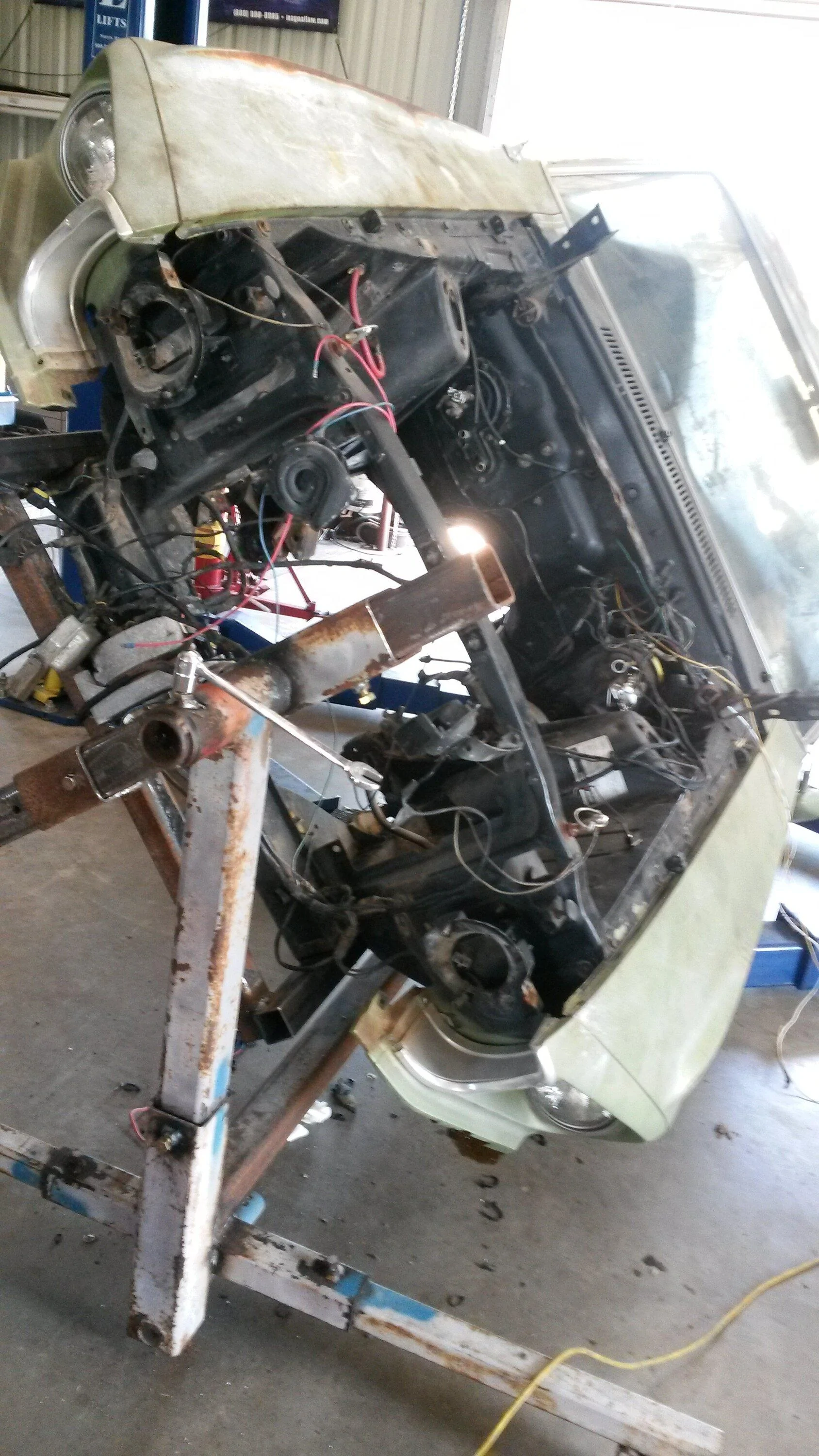 Ford Maverick Color matched door handles? 20140707_120010