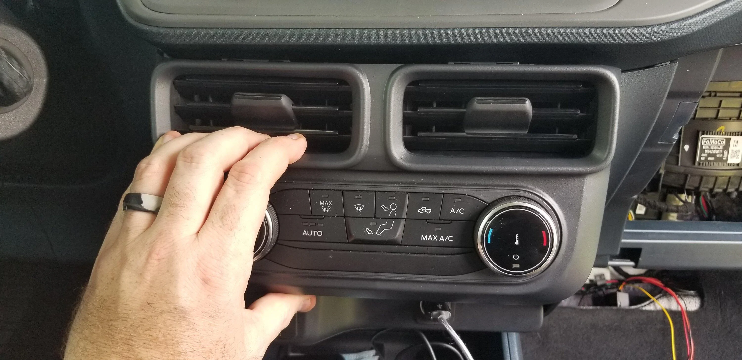Ford Maverick Sirius XM Install in XL Hybrid- Commander Touch - Tool-Less (Almost) 20220915_132212