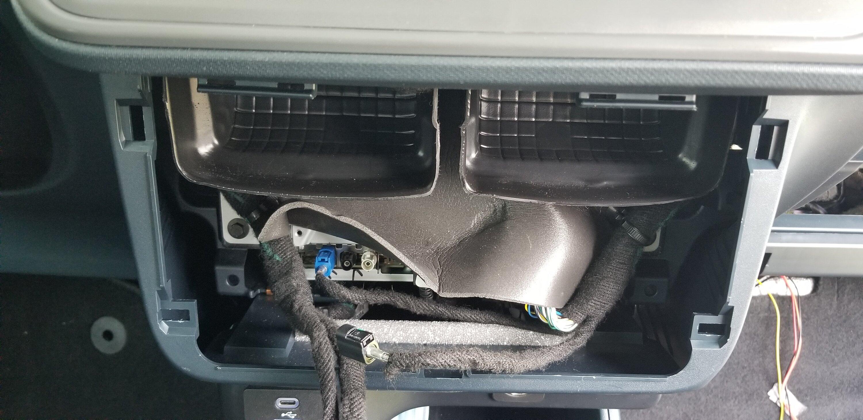 Ford Maverick Sirius XM Install in XL Hybrid- Commander Touch - Tool-Less (Almost) 20220915_132410
