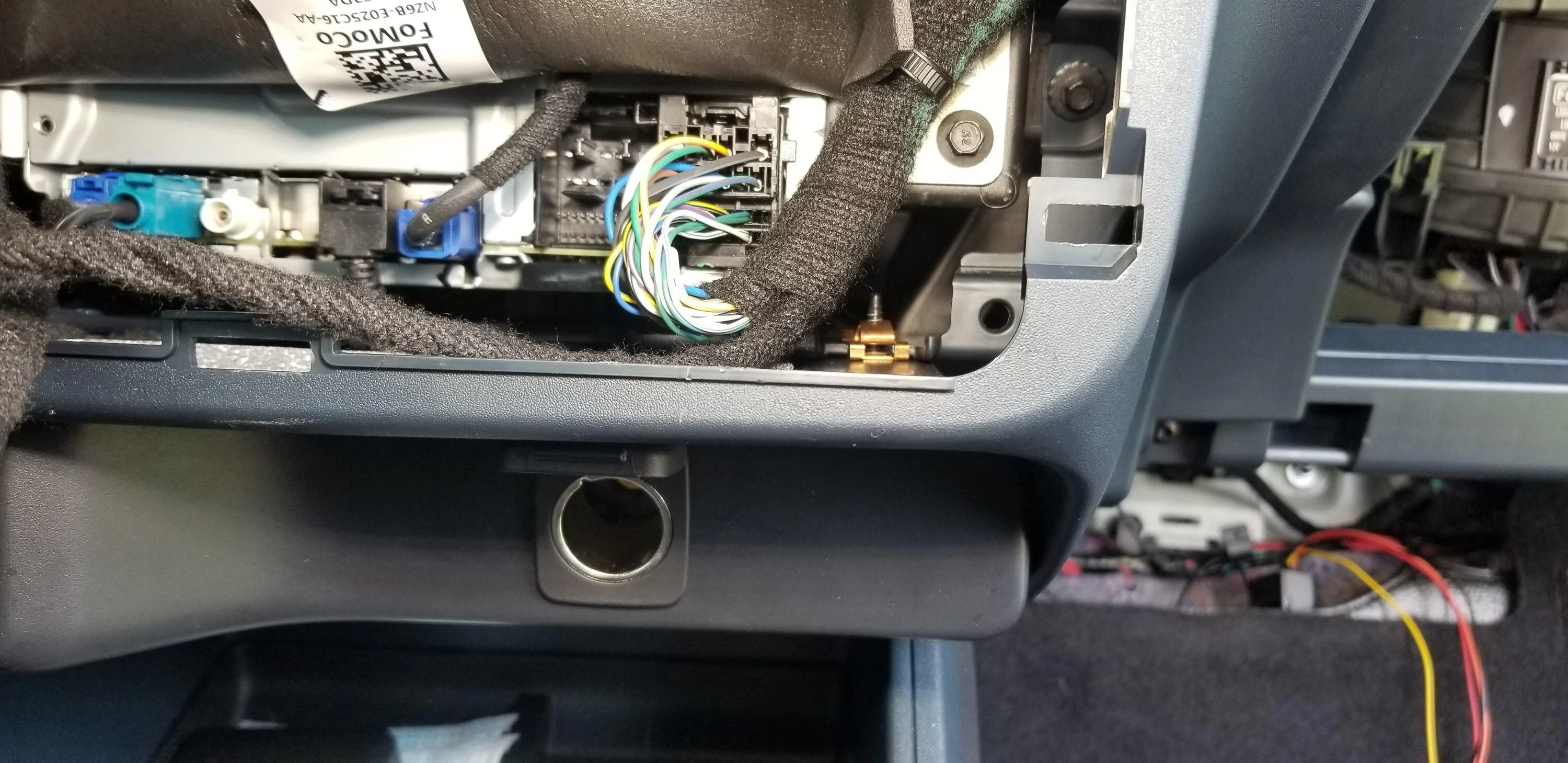 Ford Maverick Sirius XM Install in XL Hybrid- Commander Touch - Tool-Less (Almost) 20220915_132534