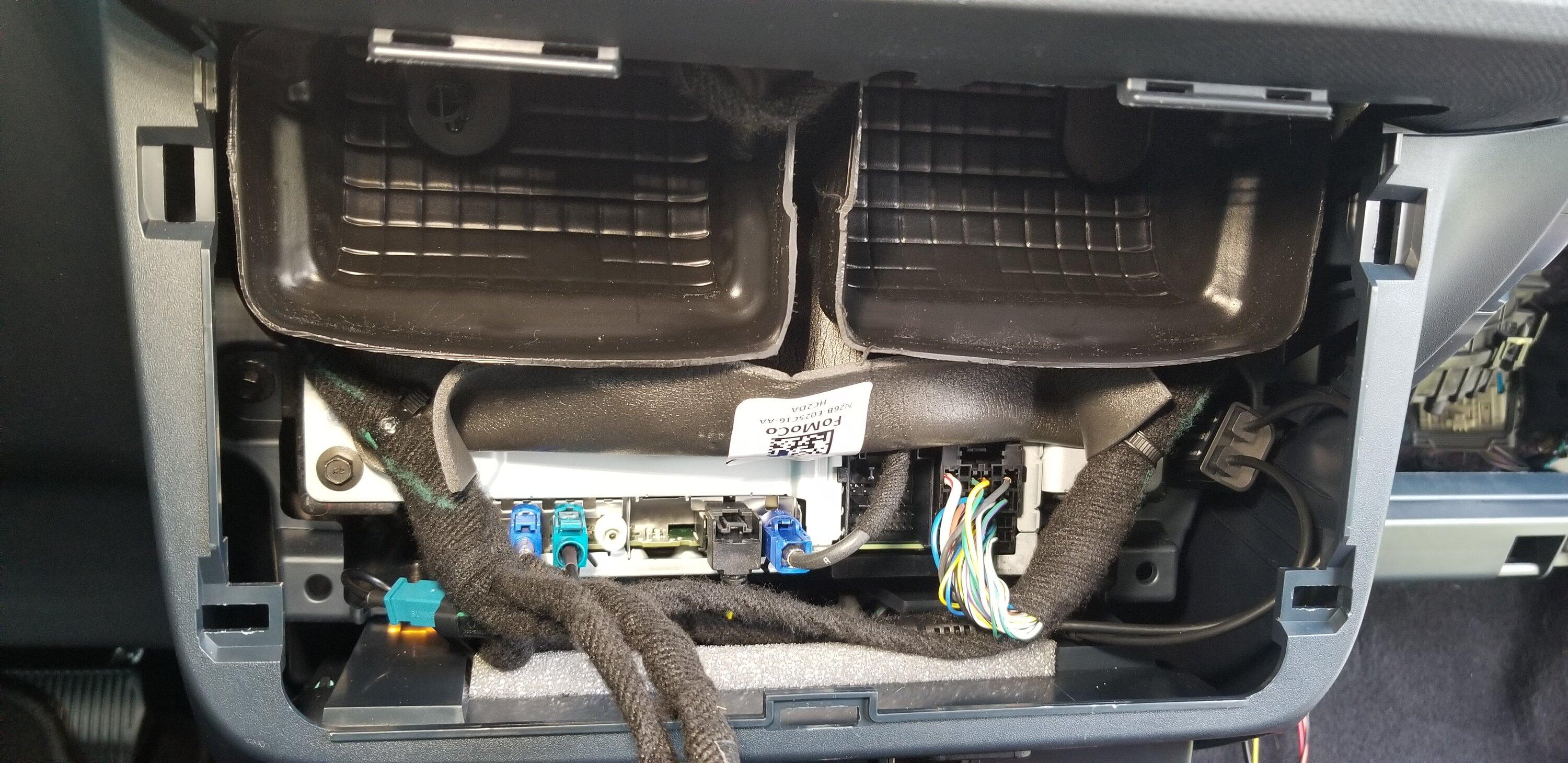 Ford Maverick Sirius XM Install in XL Hybrid- Commander Touch - Tool-Less (Almost) 20220915_132926