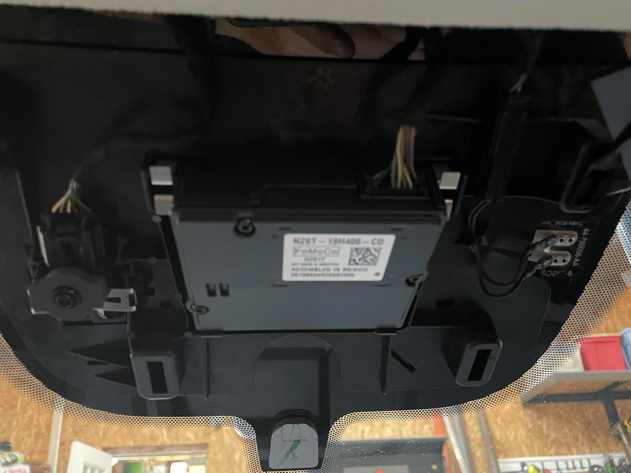 Ford Maverick Cheap auto-dimming, homelink mirror E0A24F8E-E5DA-42A0-9659-9F724DC334E3