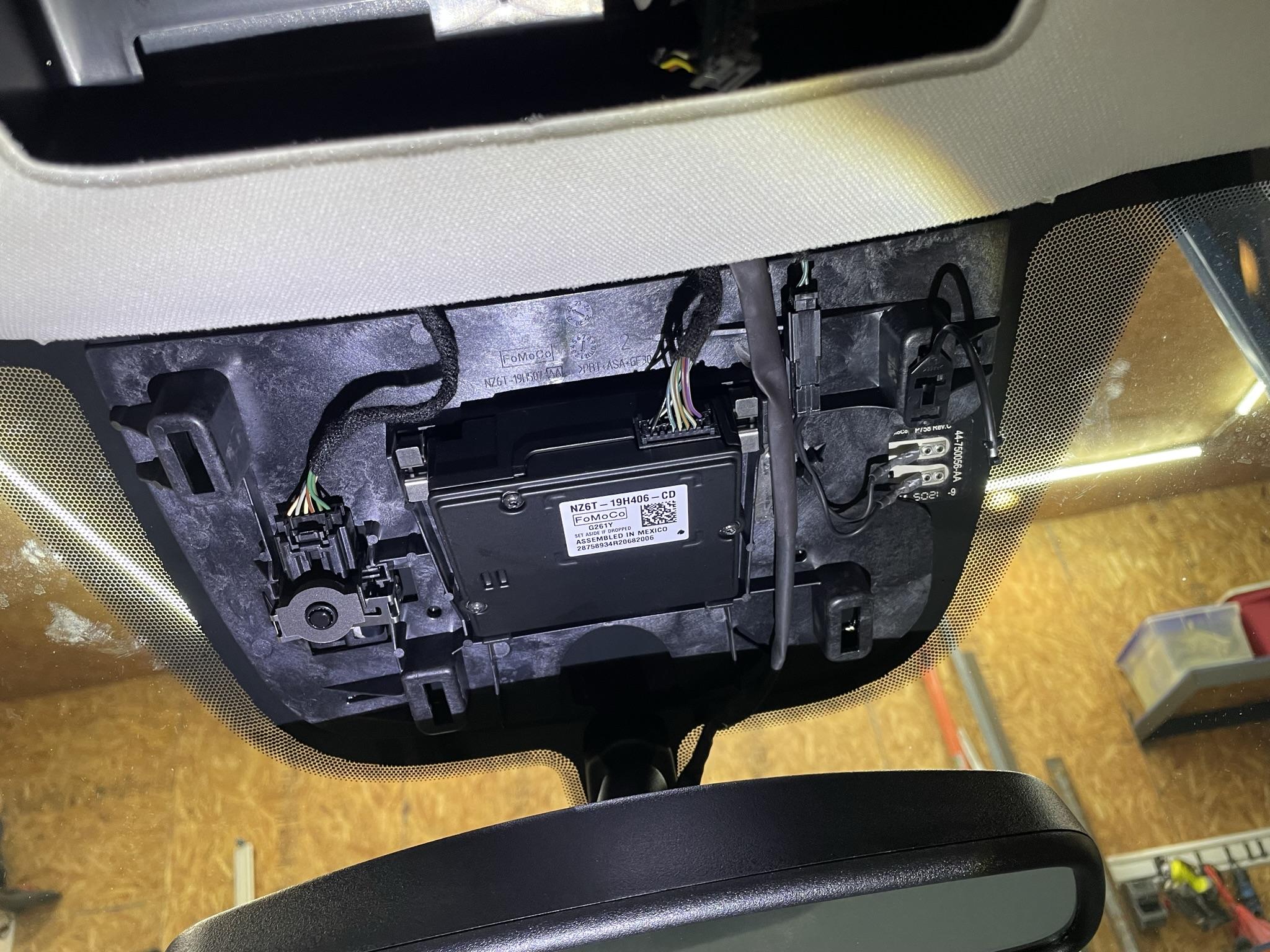 Ford Maverick Cheap auto-dimming, homelink mirror B6EF25F2-A149-4526-AE05-170944DCB96D