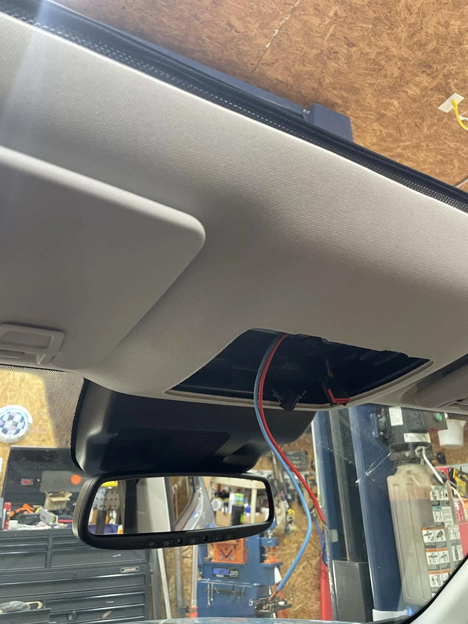 Ford Maverick Cheap auto-dimming, homelink mirror 17B6B85D-89DE-4ABB-AD98-9323973EAE57