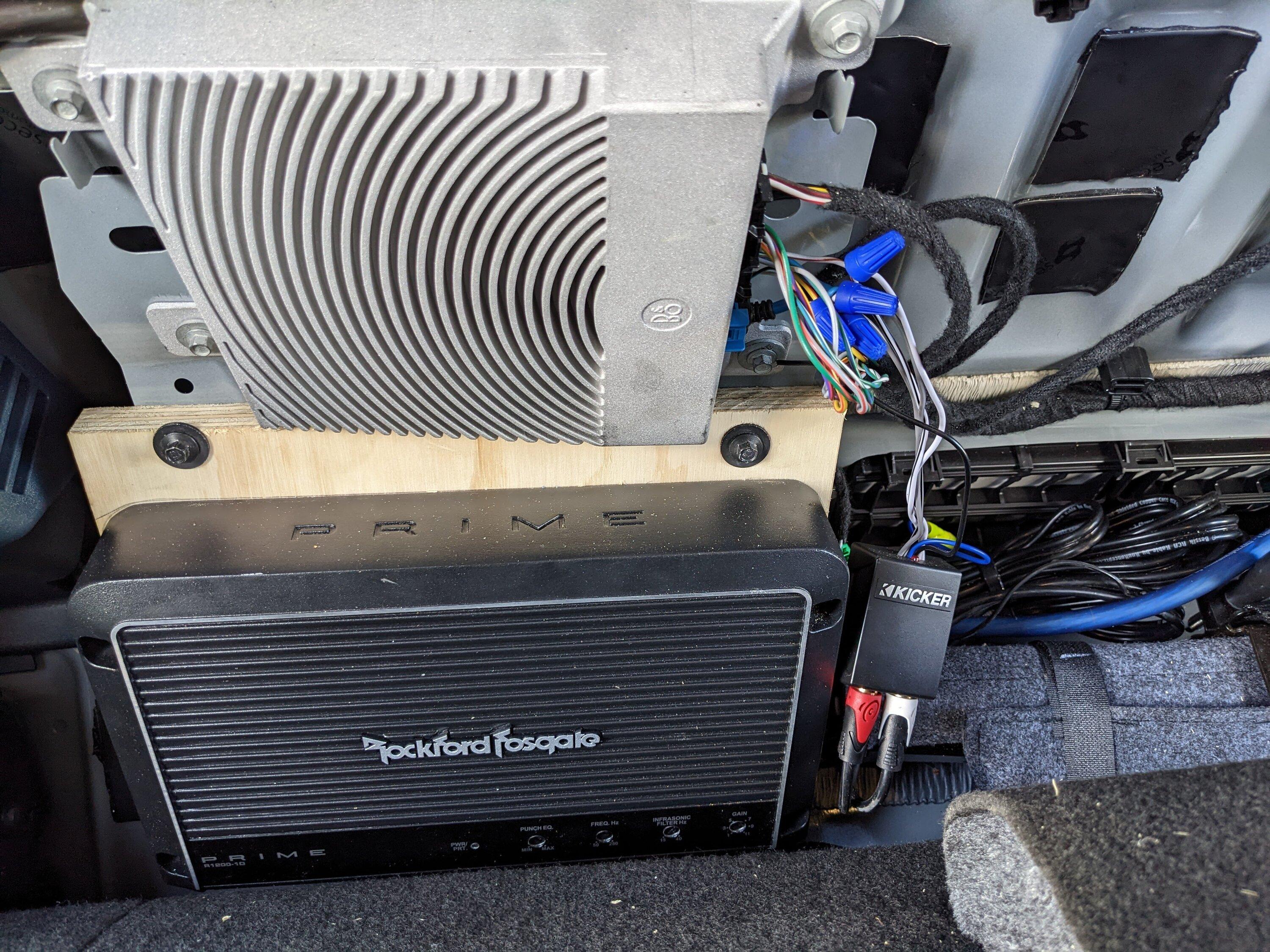 Ford Maverick Subwoofer Enclosure: Dual Sundown SLD-10's am