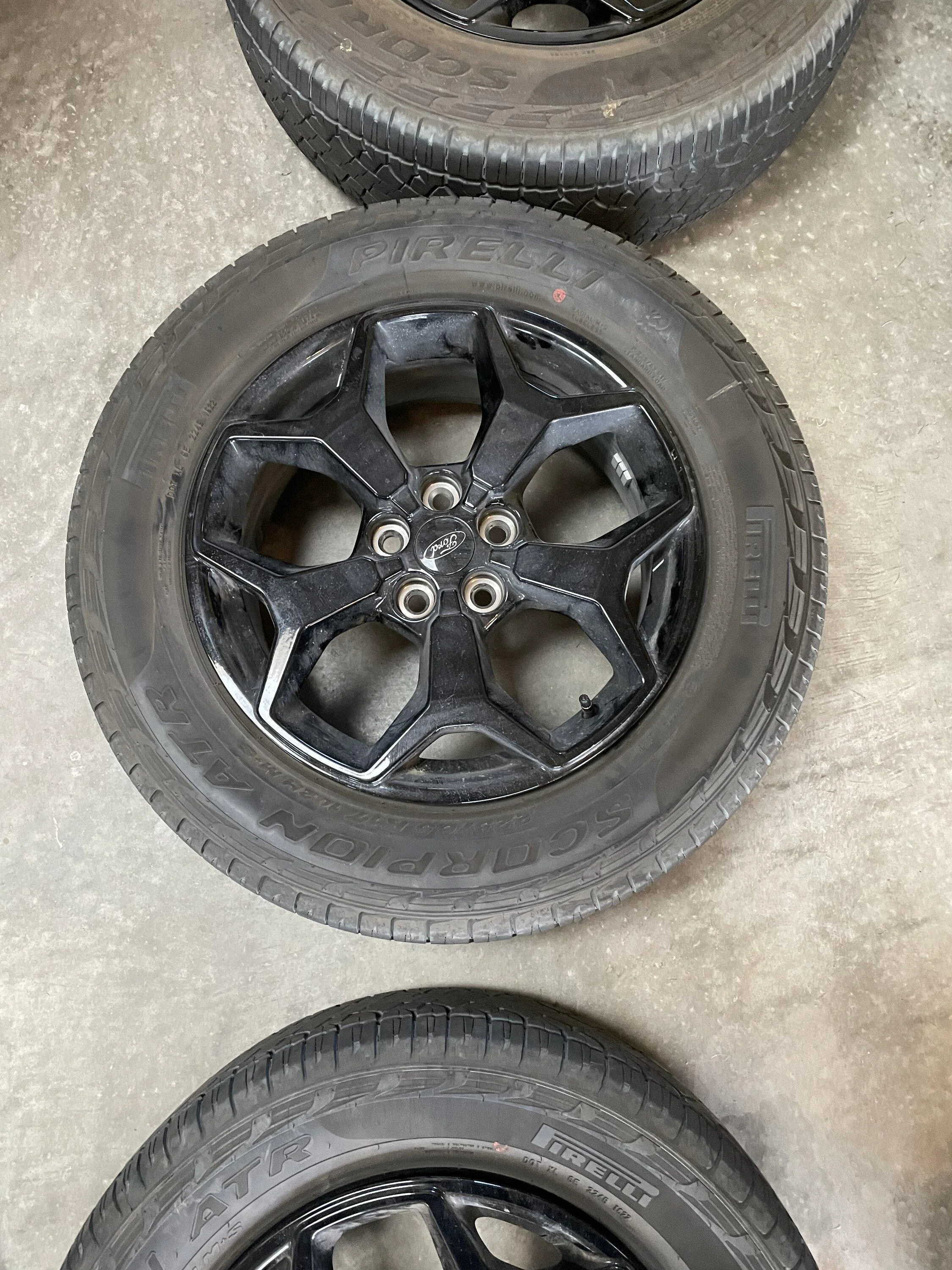 Ford Maverick XLT FX4 Wheels 667D6487-6D47-41BF-93B1-50F0D01EE2B2