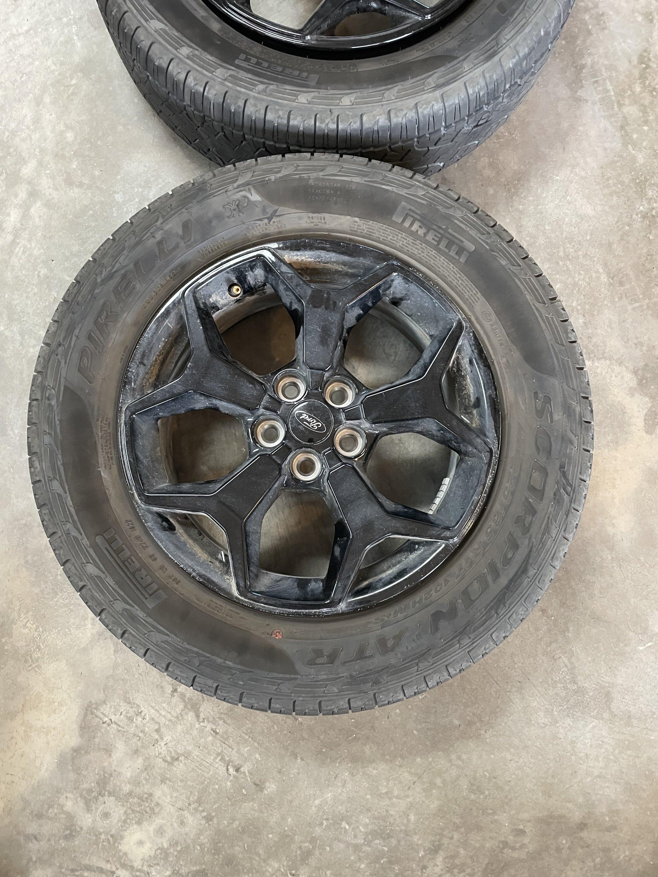 Ford Maverick XLT FX4 Wheels 028EF665-775F-4890-AA85-2CE36663BF4A