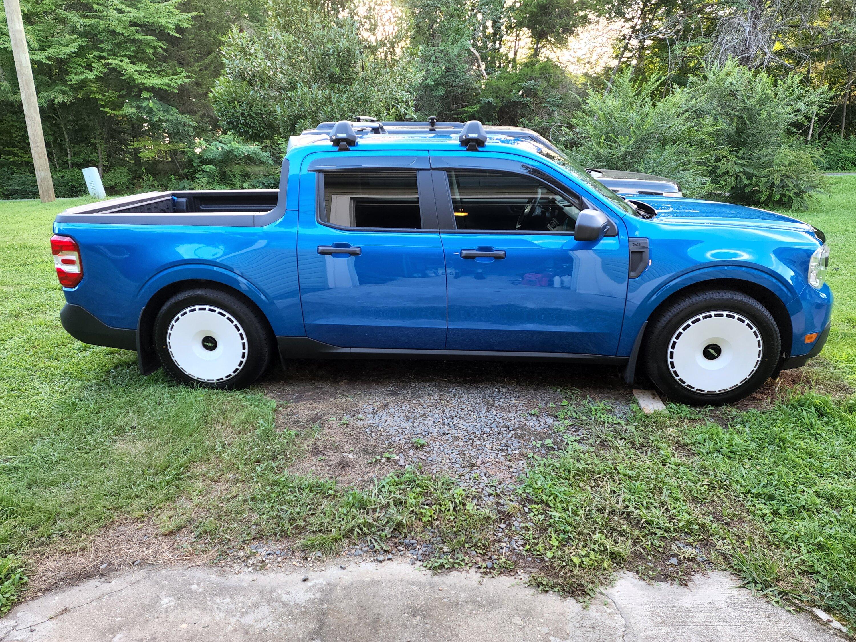 Ford Maverick 22 XL Lobo St Paddle shifters ,f150 Fog light Switch and Fog lights, Rotiforms Wheels Scale Suspension lowered and much more Oem Ford Accesories. 20220730_192658