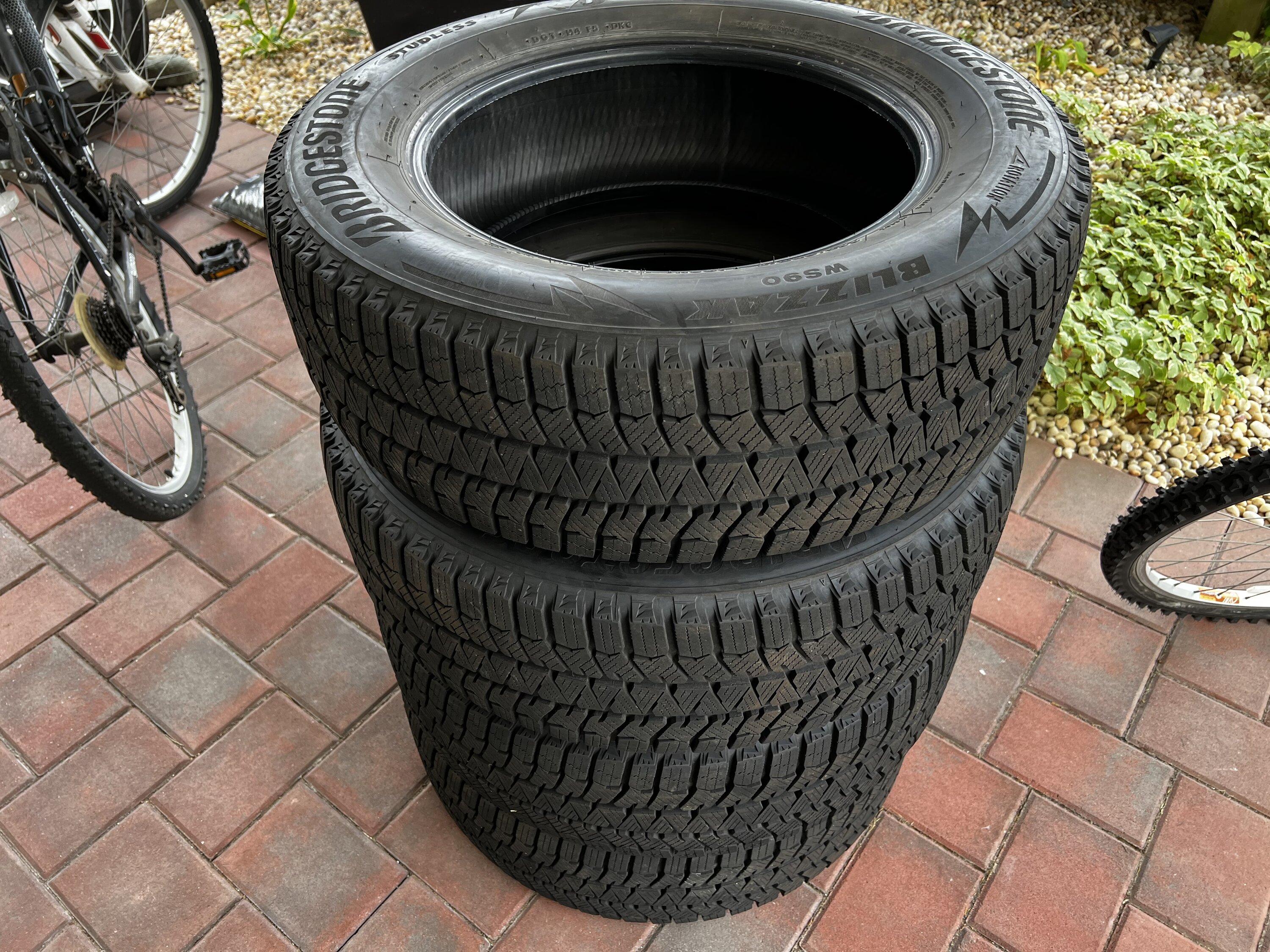 Ford Maverick Selling 17” Bridgestone Blizzak tires F12AB3AC-A76B-42A1-8B51-920A24CA0824