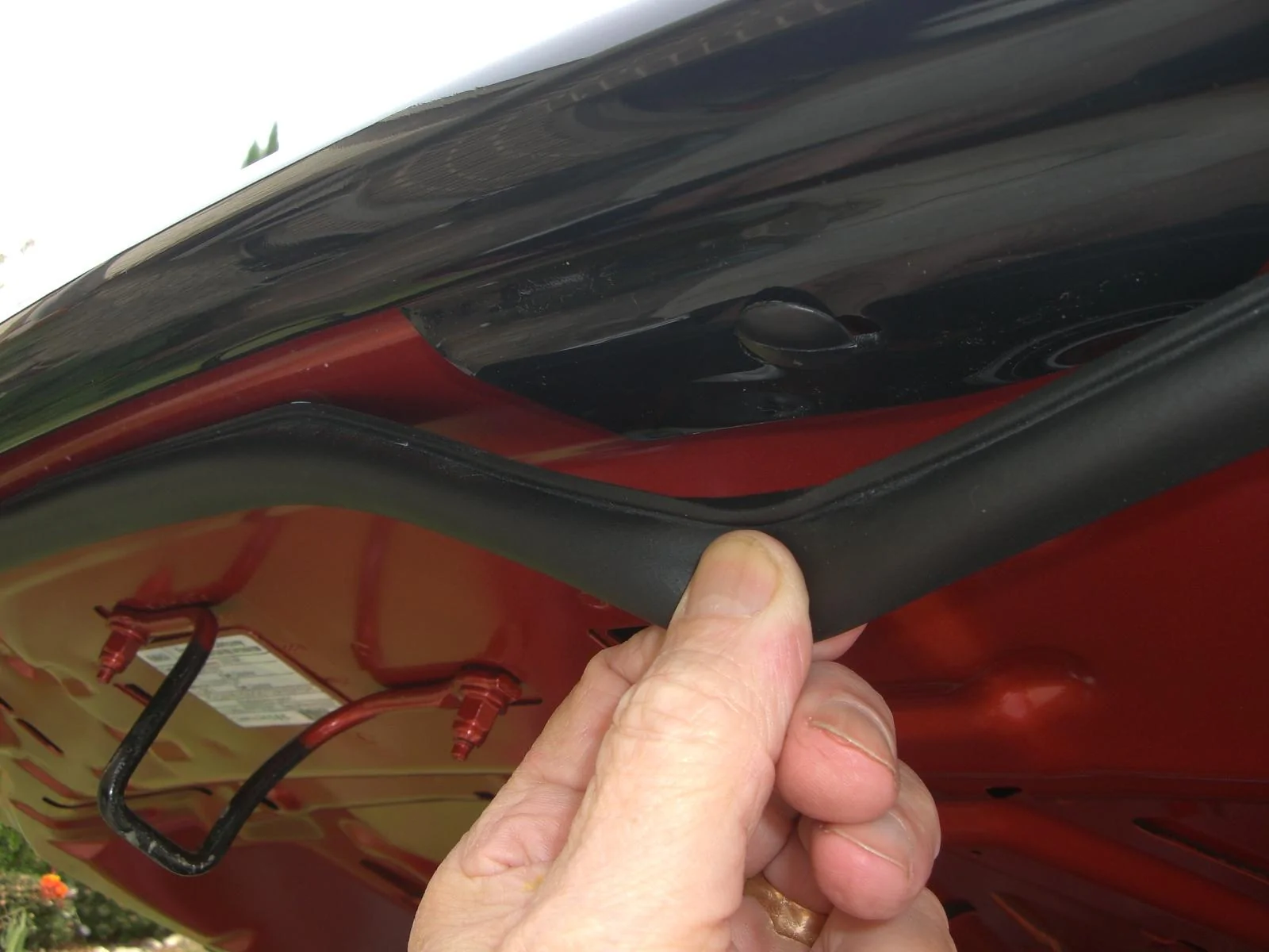 Ford Maverick AVS Bugflector II Installation Problem. Am I missing something here? CIMG8140