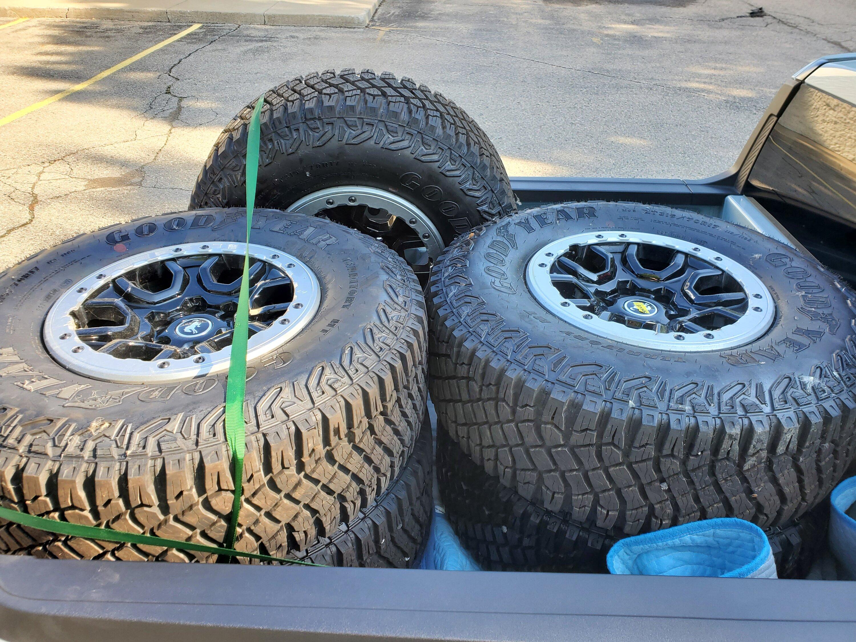 Ford Maverick Used Hybrid XLT maverickhaulingsquatch2
