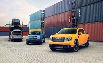 Ford Maverick 2-Door, Standard Cab, 6-Foot Bed 2022-Ford-Maverick-Lariat-FX4-Brazil-Exterior-004-Front-Three-Quarters