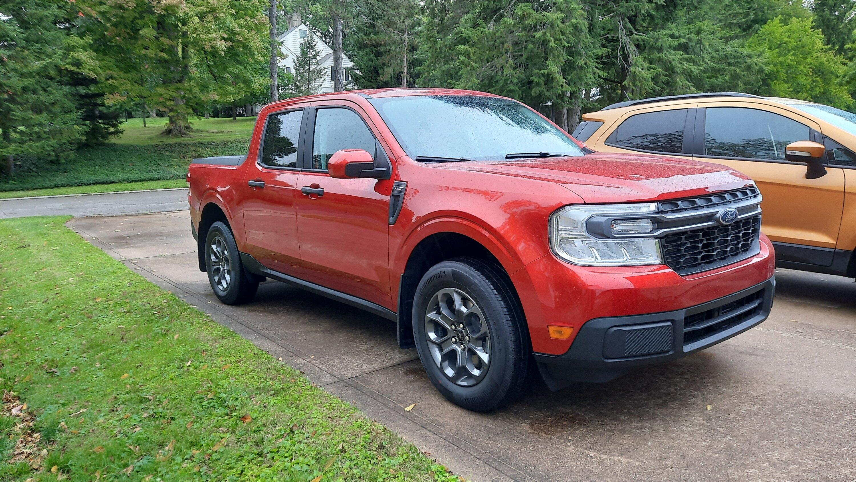Ford Maverick Maverick vs old Ranger 20220926_180319