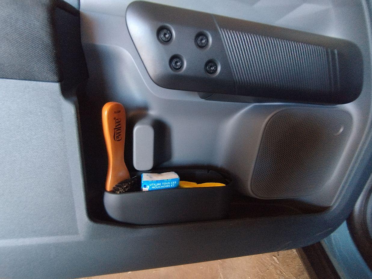Ford Maverick Taming the pesky door pockets aa-doorbin