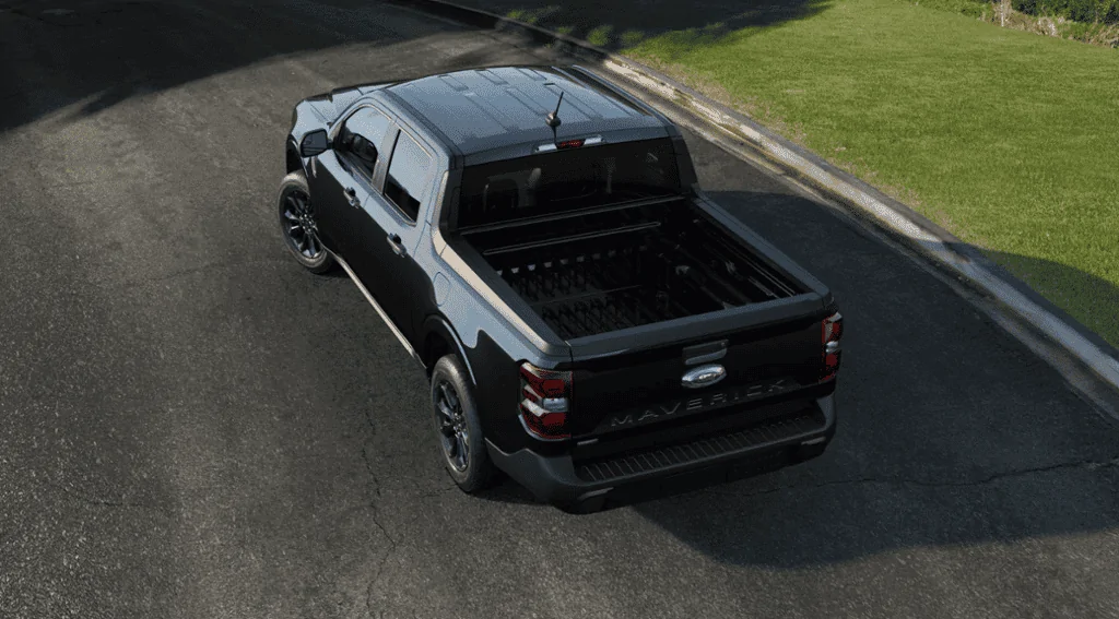 Ford Maverick More looks at the Black Appearance Package 1665024210000