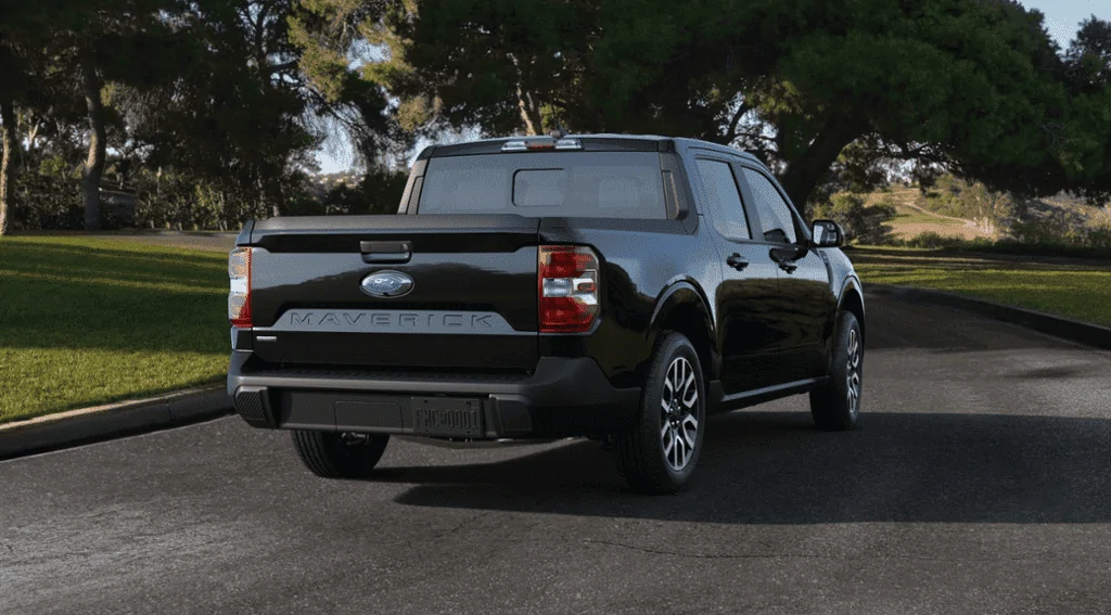 Ford Maverick More looks at the Black Appearance Package 1665024219901