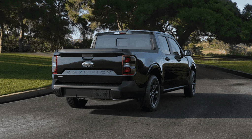 Ford Maverick More looks at the Black Appearance Package 1665024227692