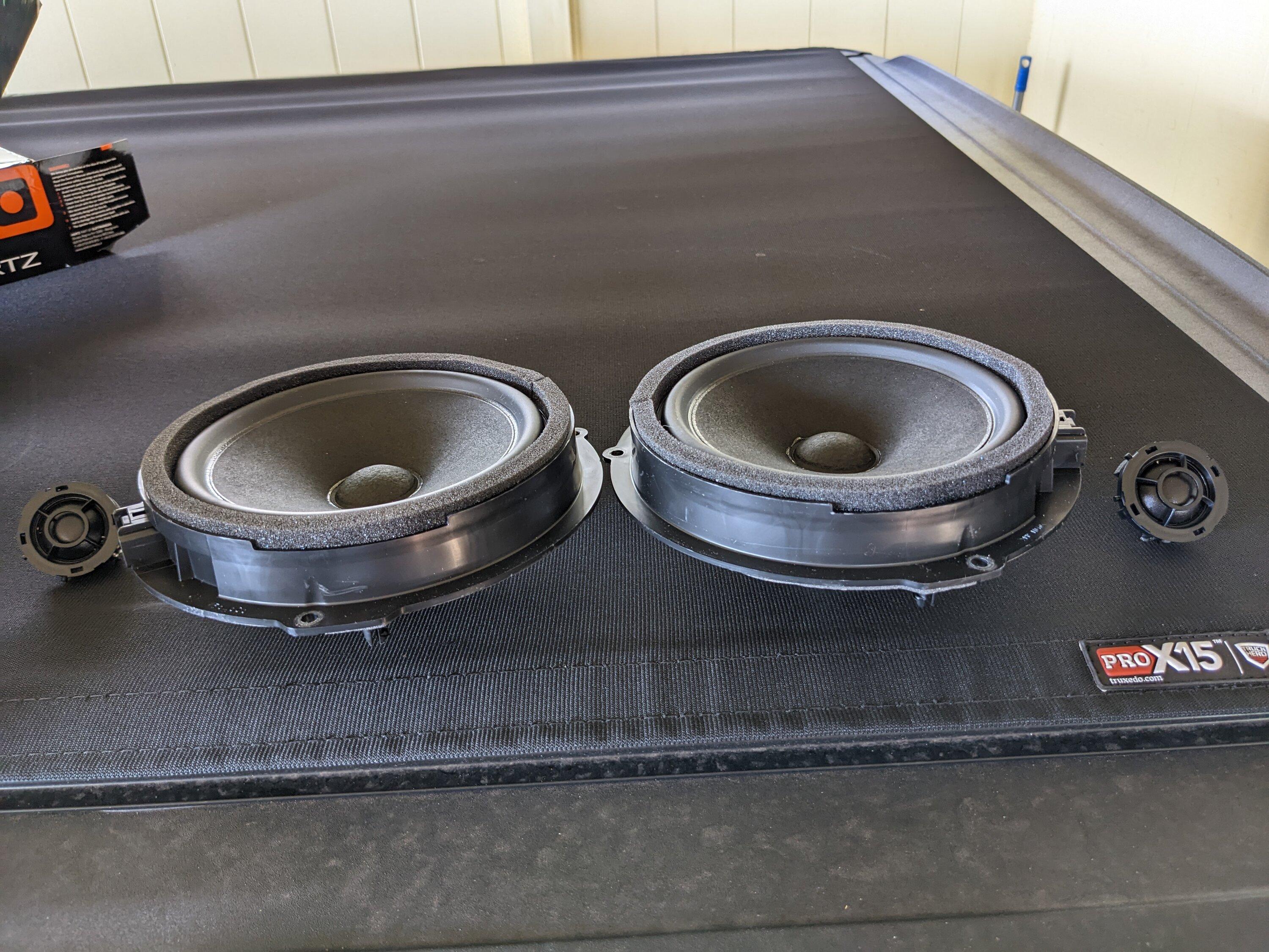 Ford Maverick infinity basslink mini (and hertz k170) installed PXL_20221009_015724289