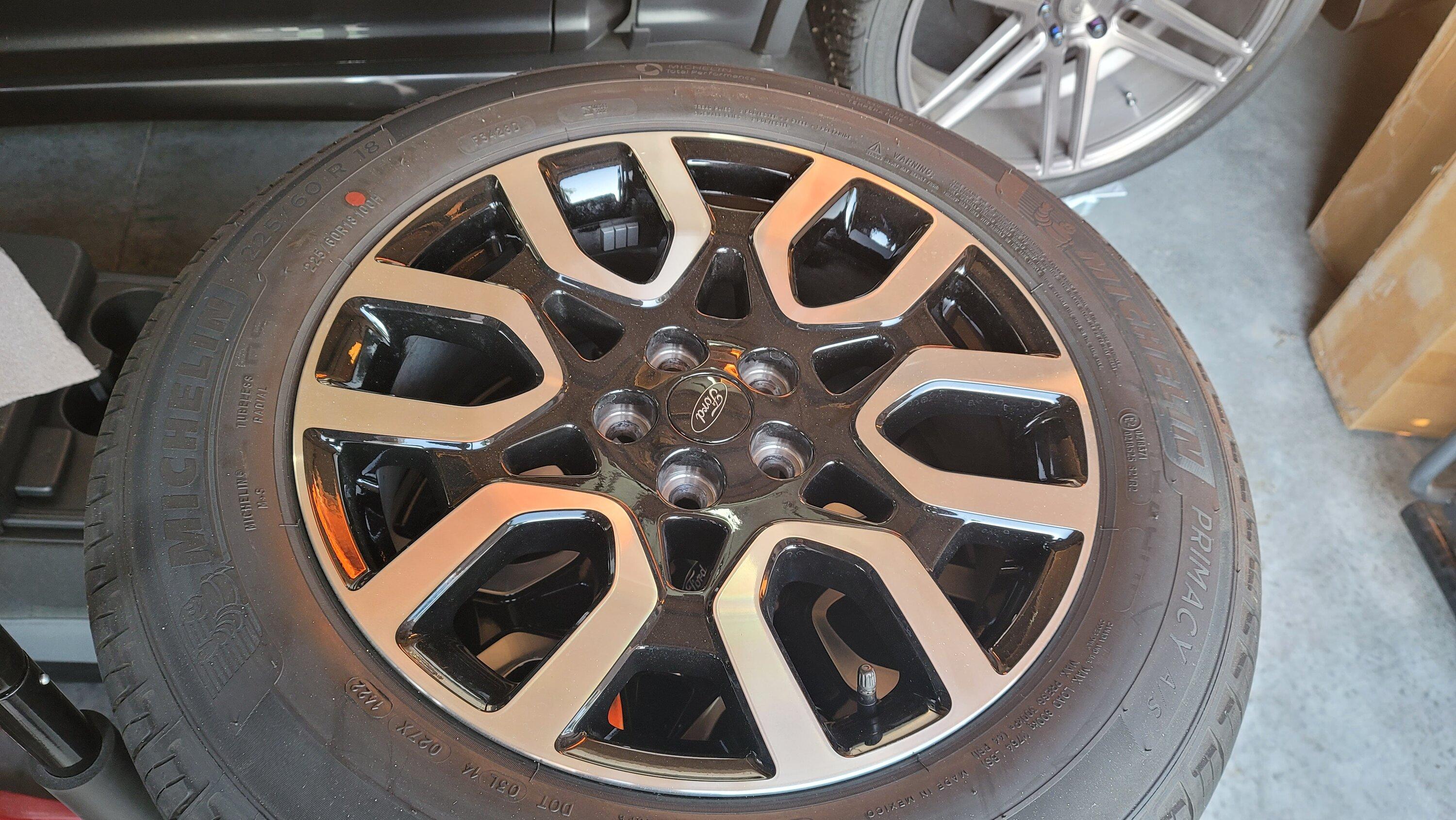 Ford Maverick 18"Lariat Wheels & Tires 20221008_184006