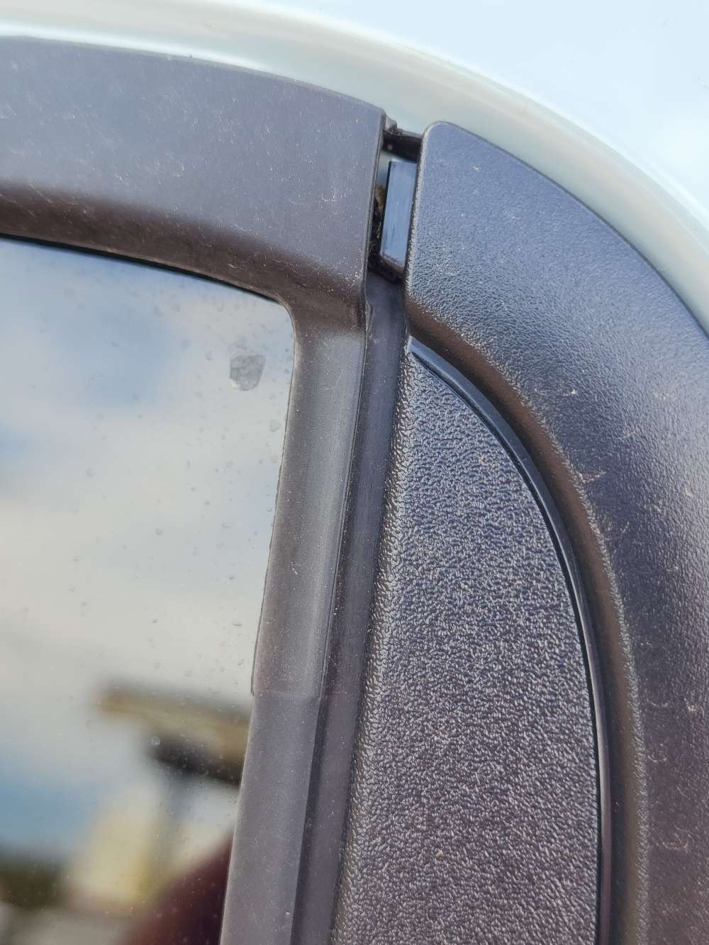 Ford Maverick Shrinking weather strip/seal/gasket.... Whatever it's called. Compress_20221008_220312_2881