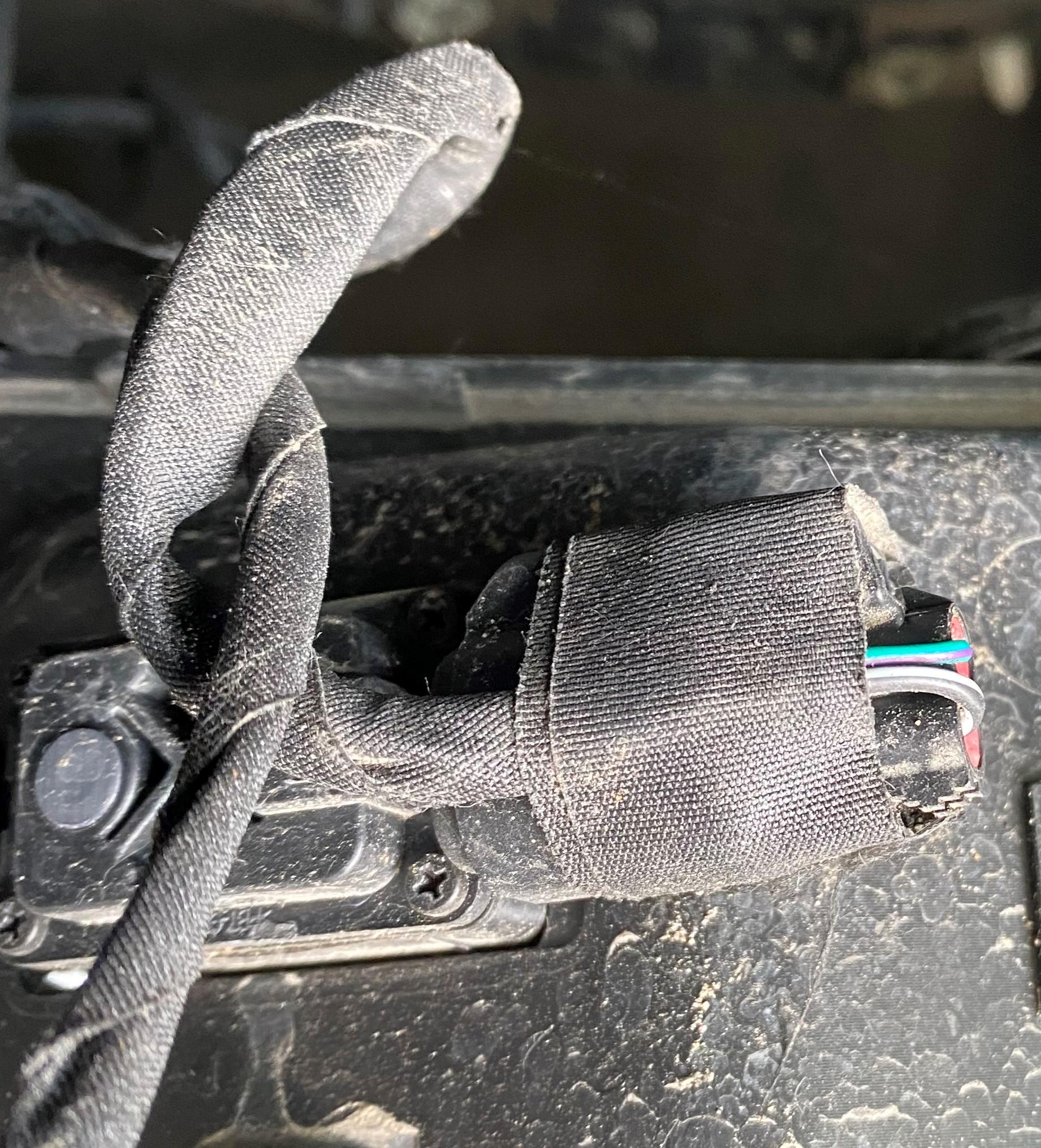 Ford Maverick Anyone tapped factory bed light to power aftermarket under-rail LEDs? IMG_1446.JPG
