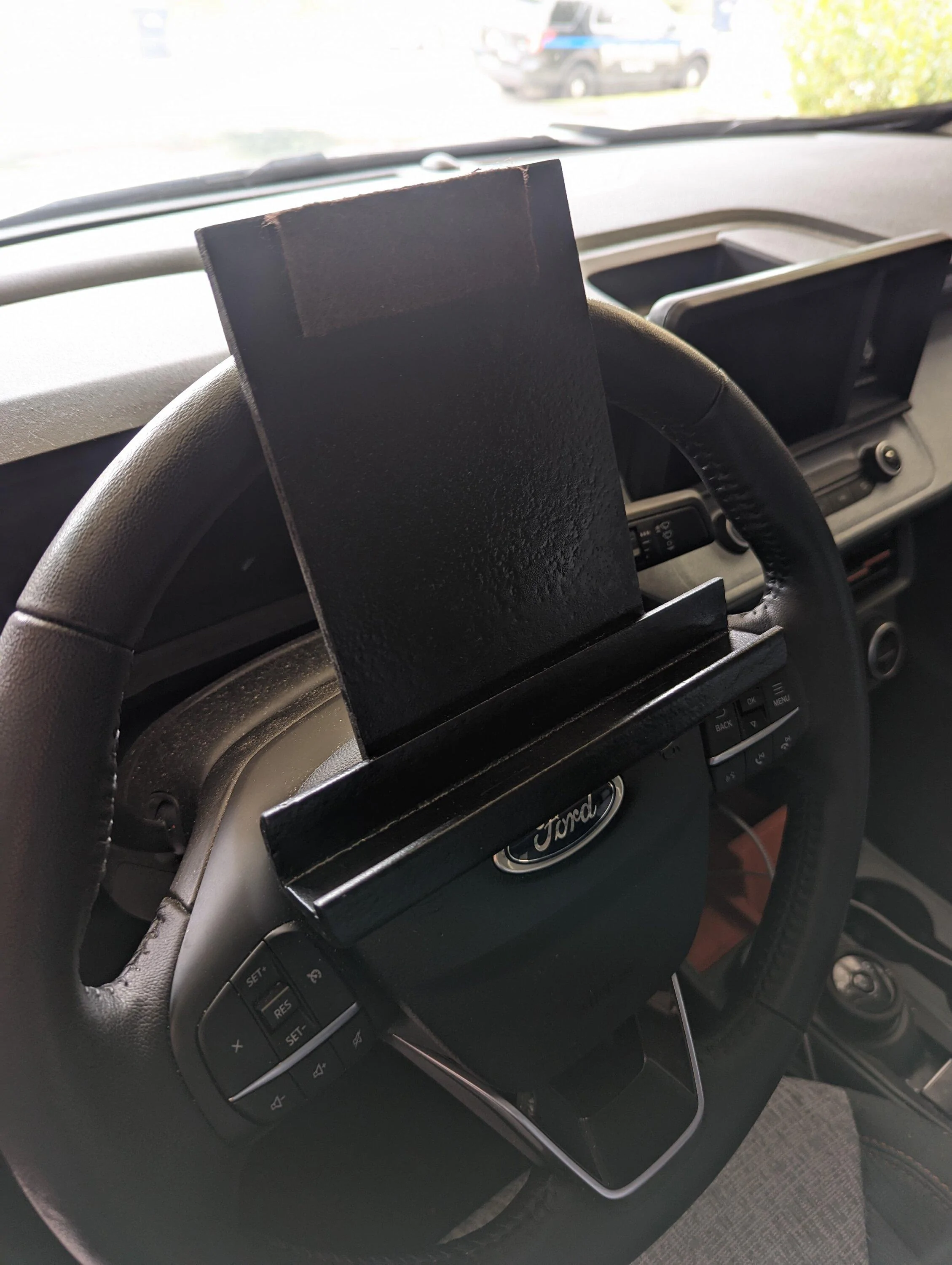 Ford Maverick Something to hold a tablet PXL_20221017_175446076