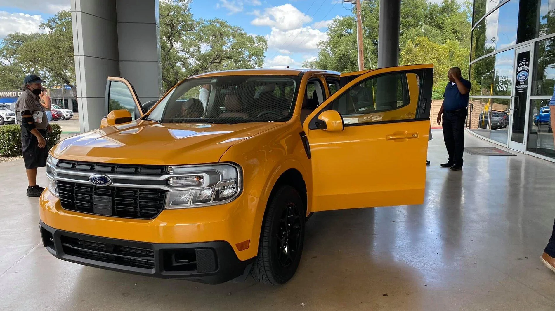 Ford Maverick CYBER ORANGE Maverick Photos Thread Ford Maverick Cyber Orange Lariat FX4 Black Wheels  6