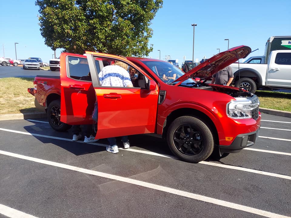 Ford Maverick HOT PEPPER RED Maverick Photos Thread Hot Pepper Red 2022 ford Maverick pickup 7