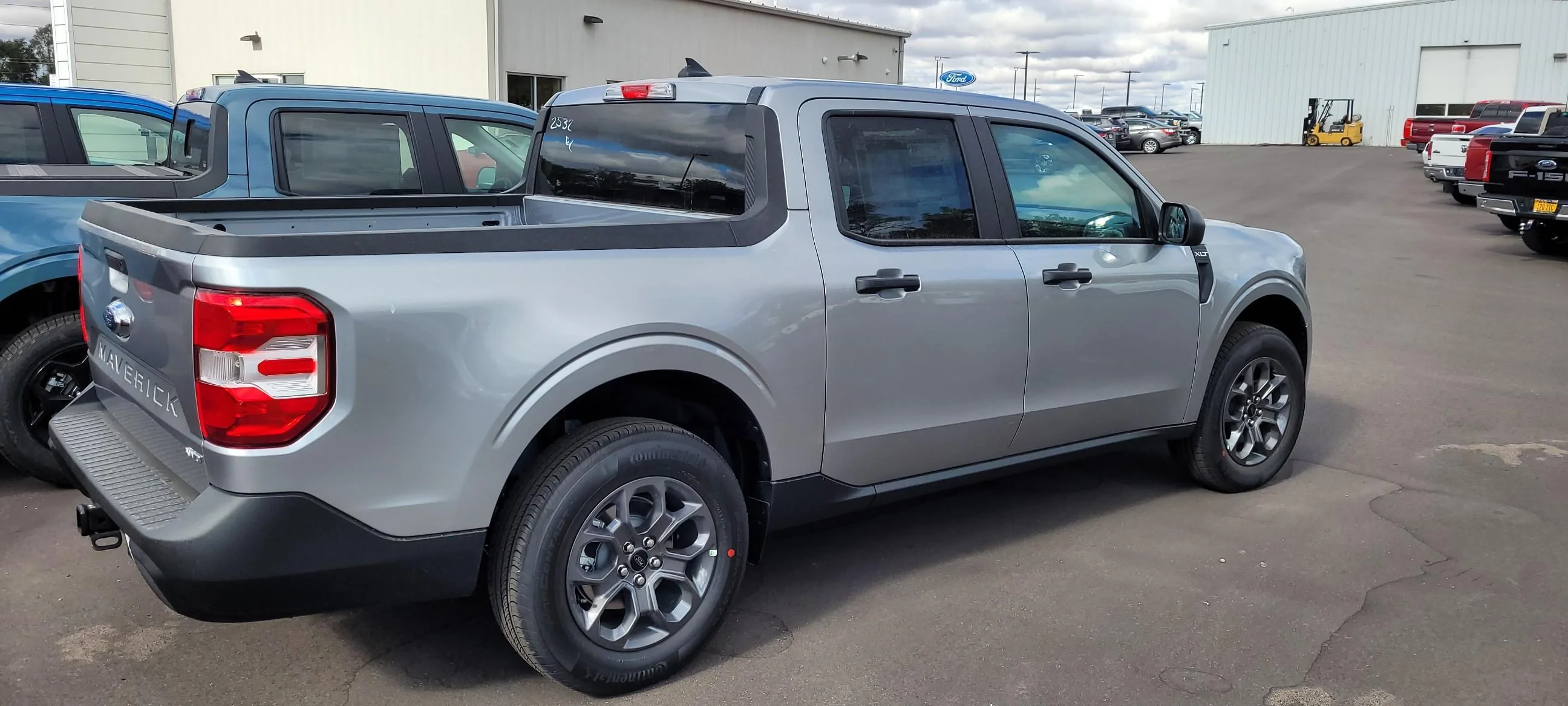 Ford Maverick Have you bought accessories or add-ons before your truck arrived? Attach0(1)