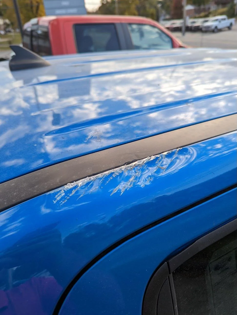 Ford Maverick Damaged by transport 6188D669-3899-43A1-8D1B-B6F3140E7B7D