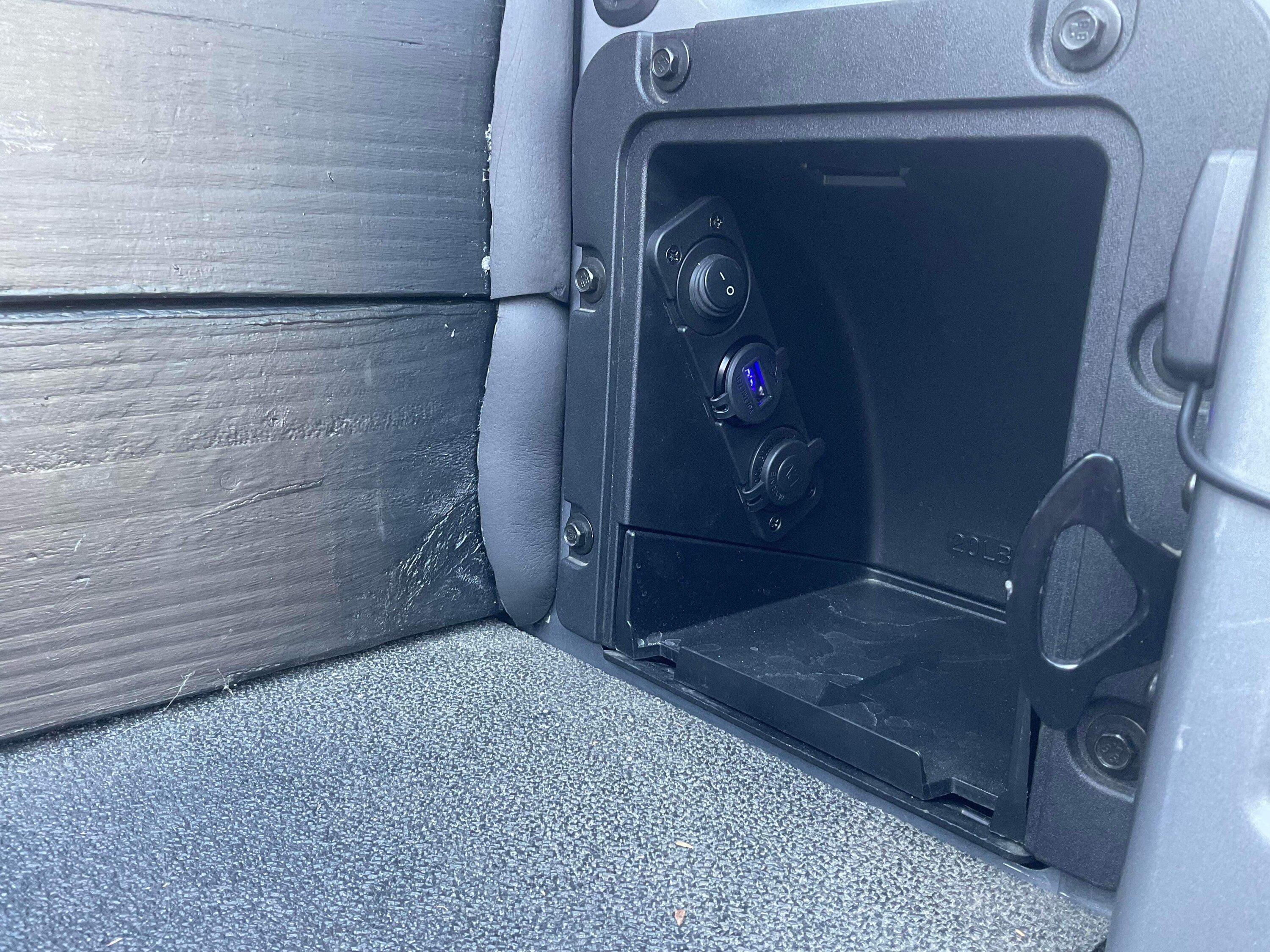 Ford Maverick Installed Flexbed cubby 12V USB/Cigarette lighter socket 8C2D051E-173E-4AC6-9282-D66193967018