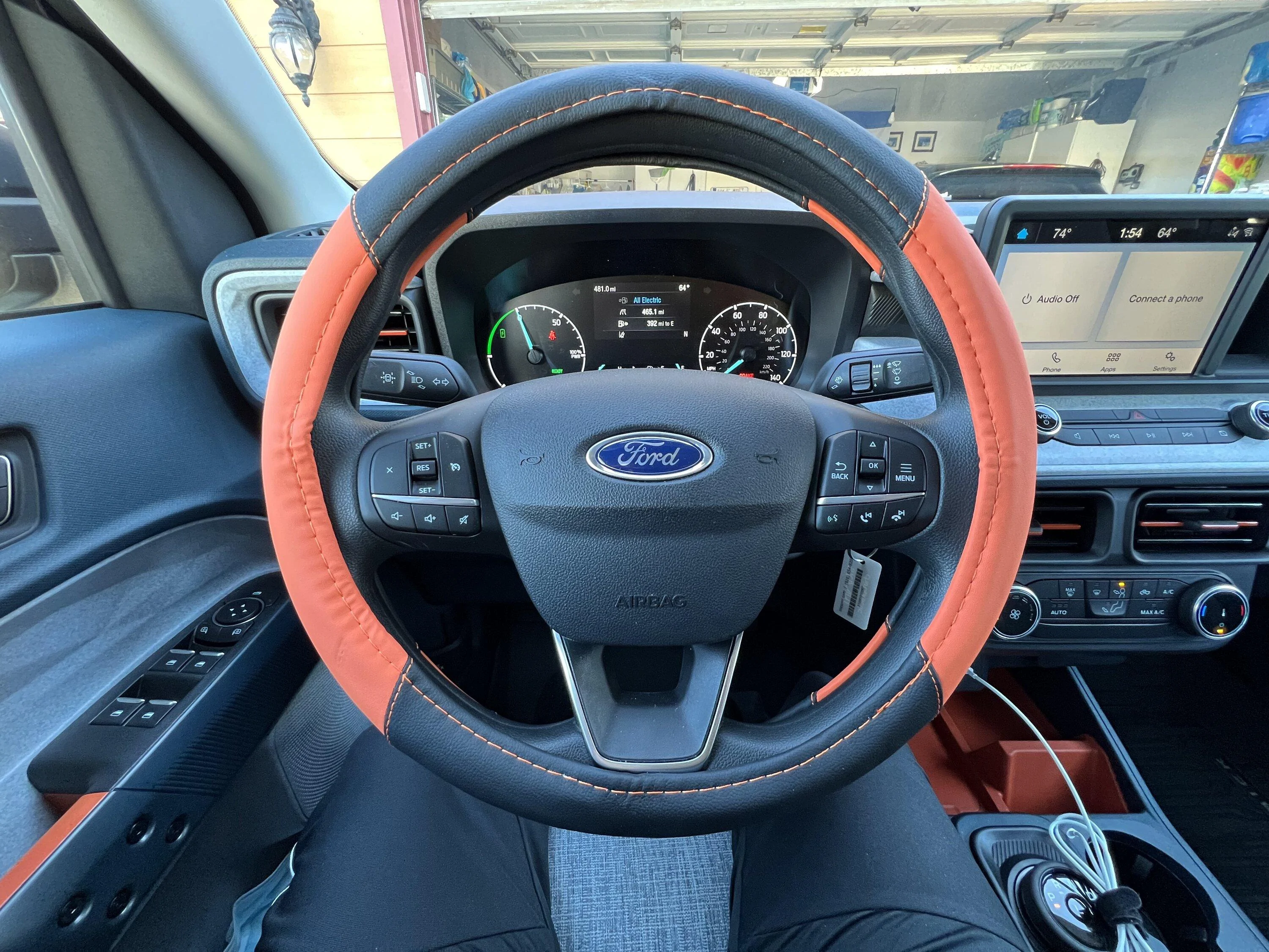 Ford Maverick Feeling that orange steering wheel C8E32E74-C28E-4697-BD4E-D9D4B6EA08EB