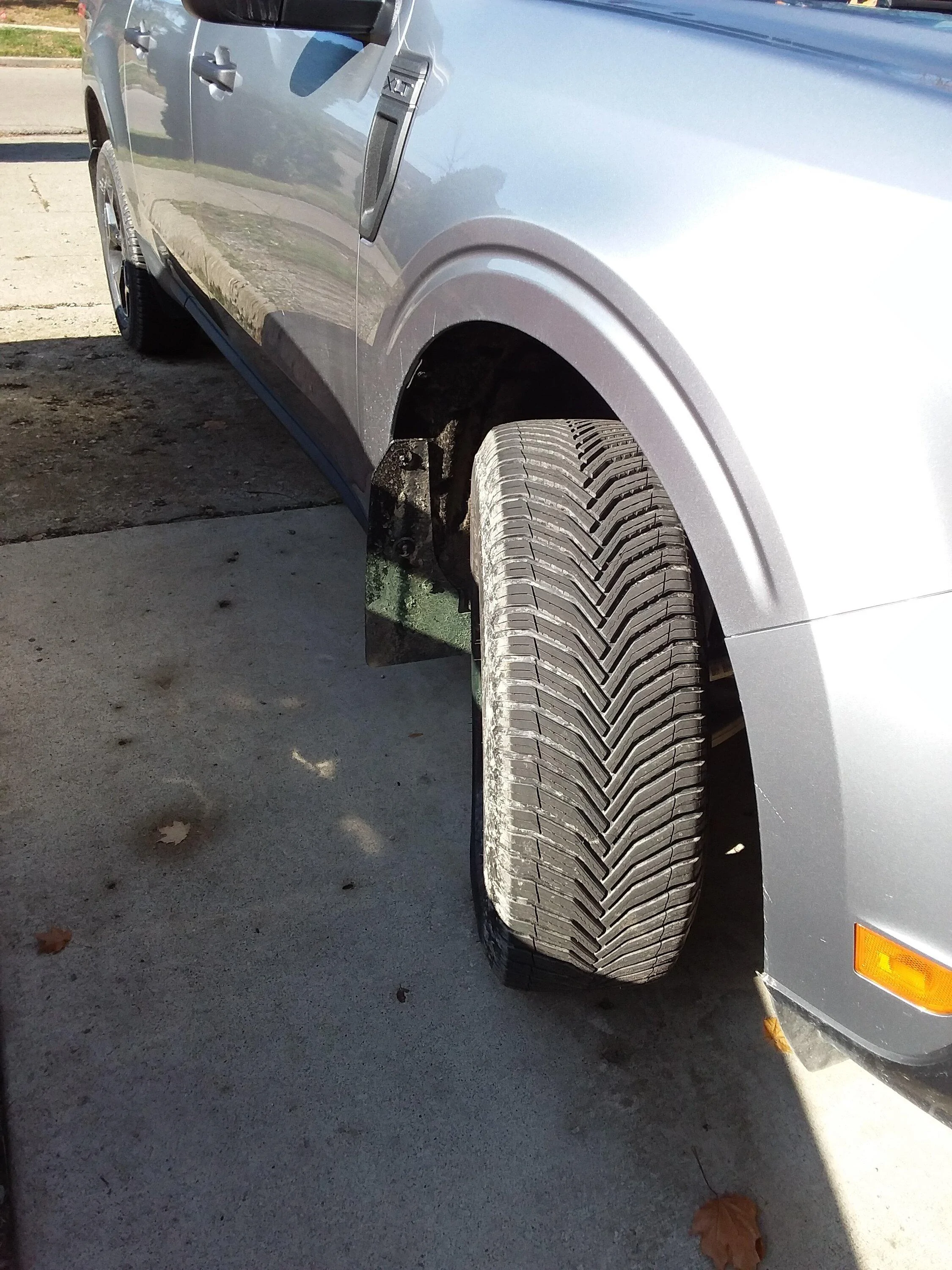 Ford Maverick Michelin CrossClimate2 tires installed 20221101_123442