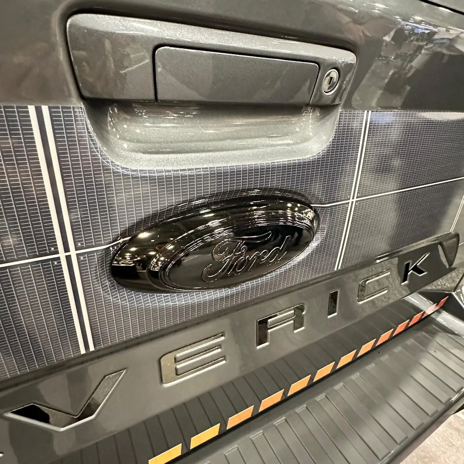 Ford Maverick [SEMA 2022] Leer Maverick Build Featuring Low-Profile Truck Cap IMG_0856