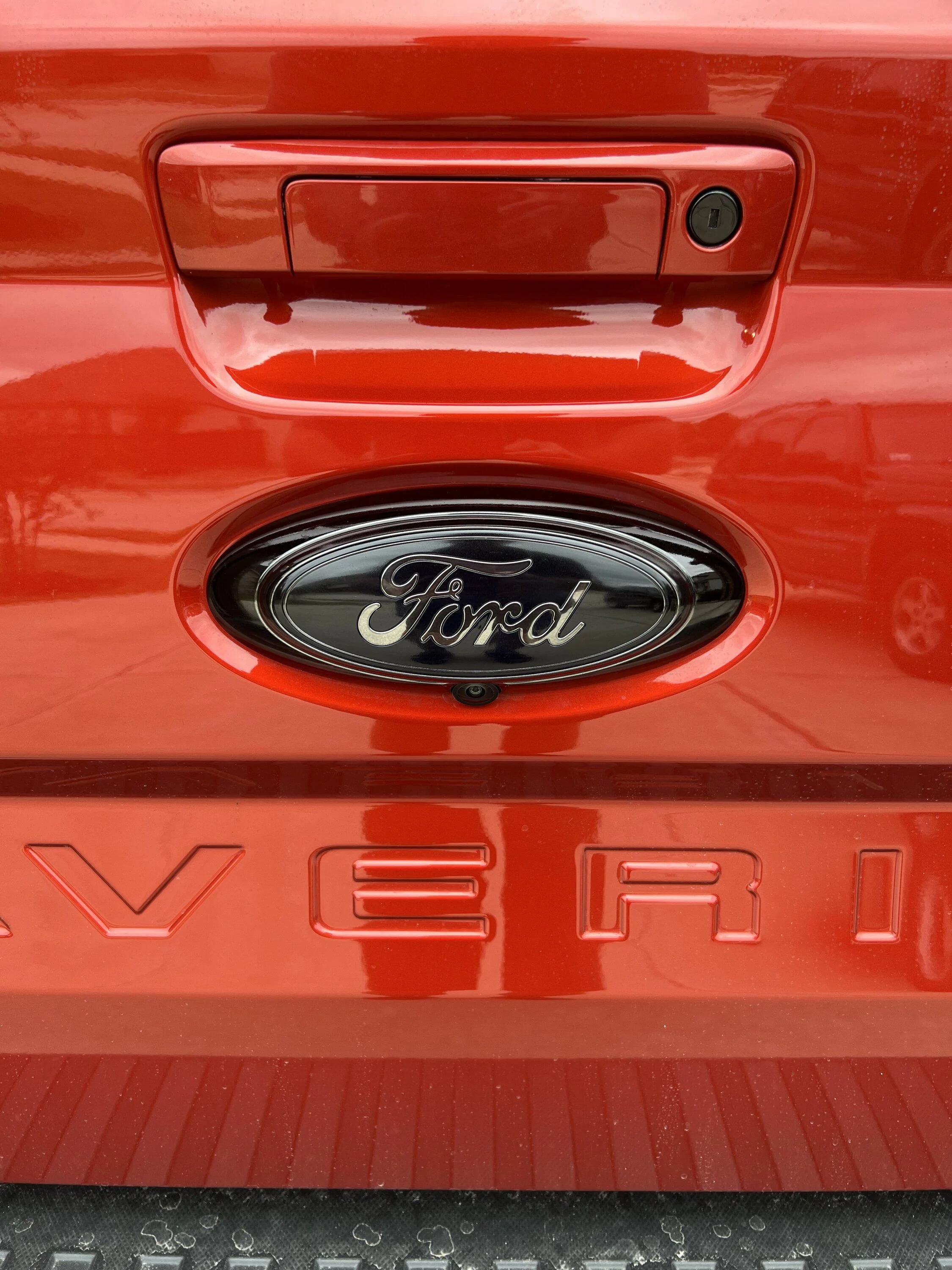 Ford Maverick [SEMA 2022] Leer Maverick Build Featuring Low-Profile Truck Cap D6BBE046-810D-4B36-BFBF-4CCAC2043E0E