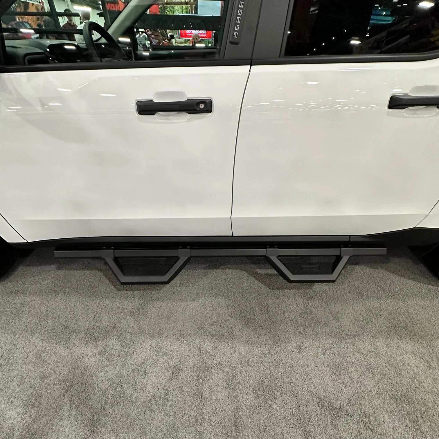 Ford Maverick [SEMA 2022] Maverick w/ DeeZee side steps, tool box, bed cross bar rack IMG_0871