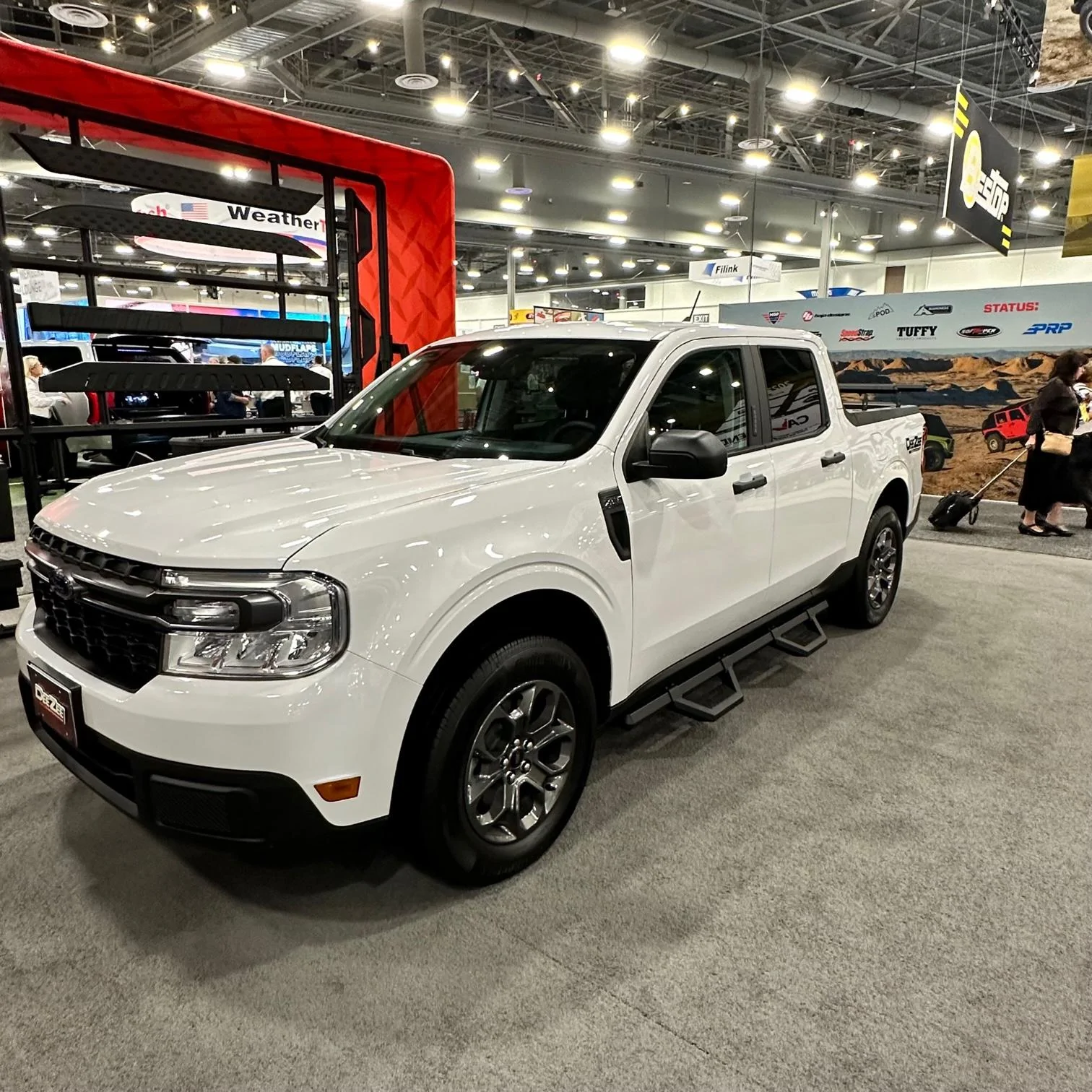 Ford Maverick [SEMA 2022] Maverick w/ DeeZee side steps, tool box, bed cross bar rack IMG_0869
