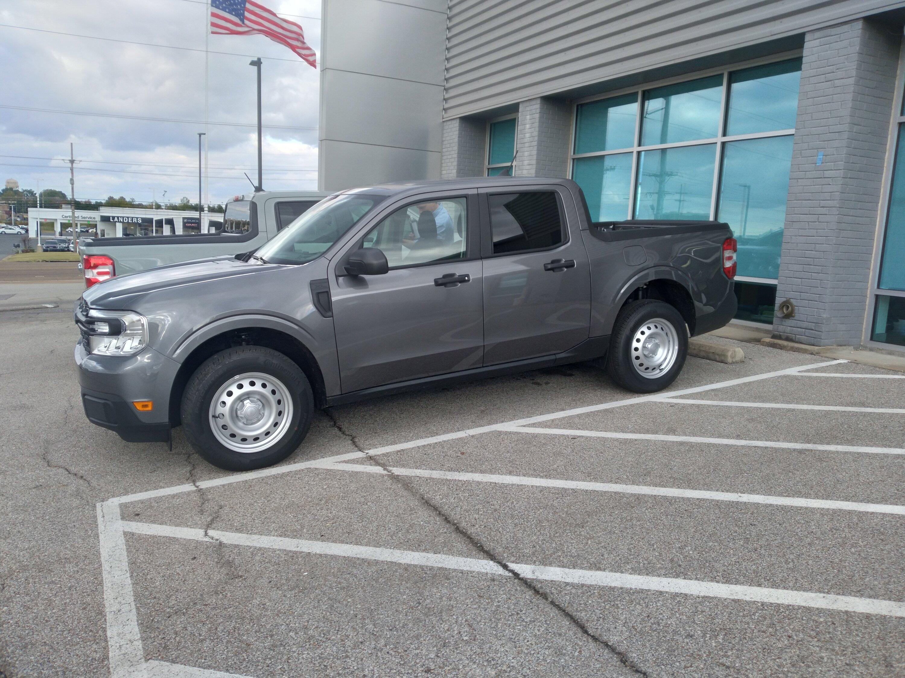 Ford Maverick I just picked up my XL 20221031_160724