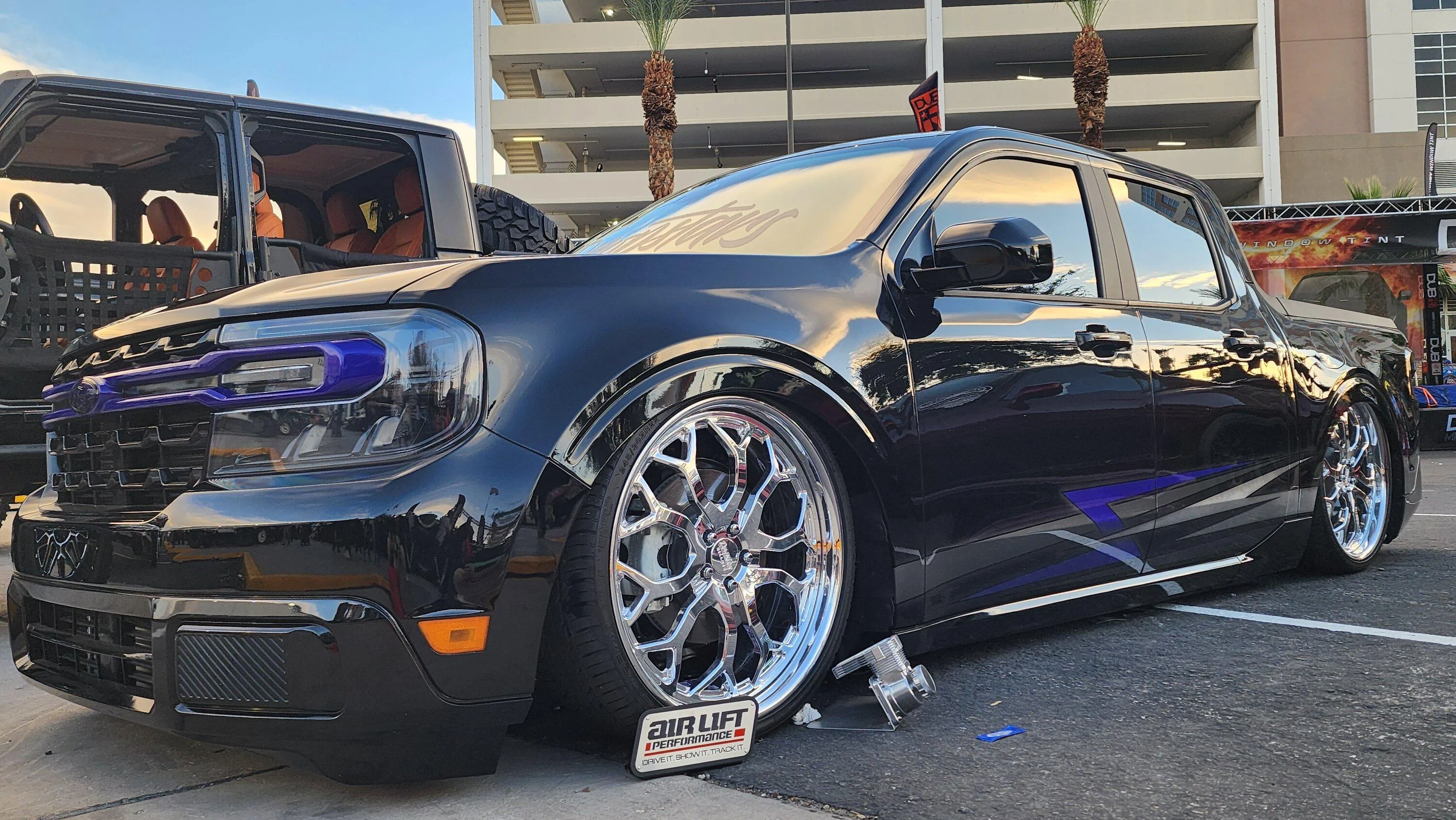 Ford Maverick [SEMA 2022] Maverick w/ DeeZee side steps, tool box, bed cross bar rack 20221102_172445